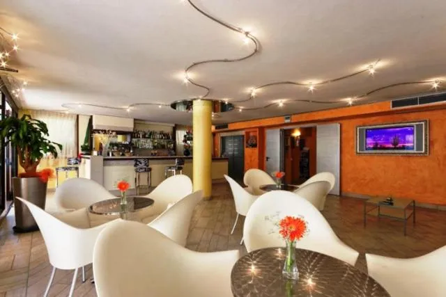 Lounge or bar in Hotel Losanna Cervia