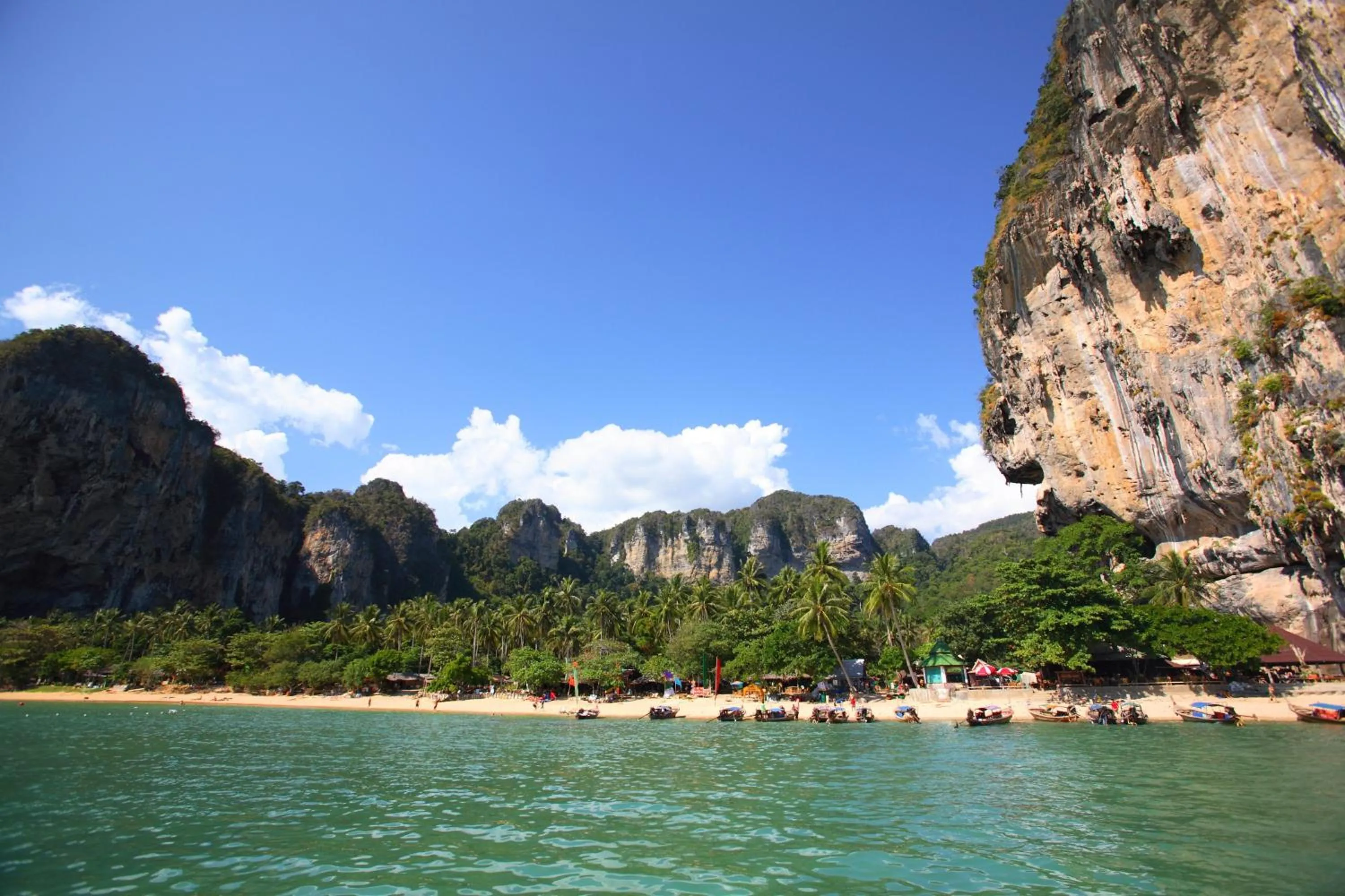 Neighbourhood in Diamond Cave Resort