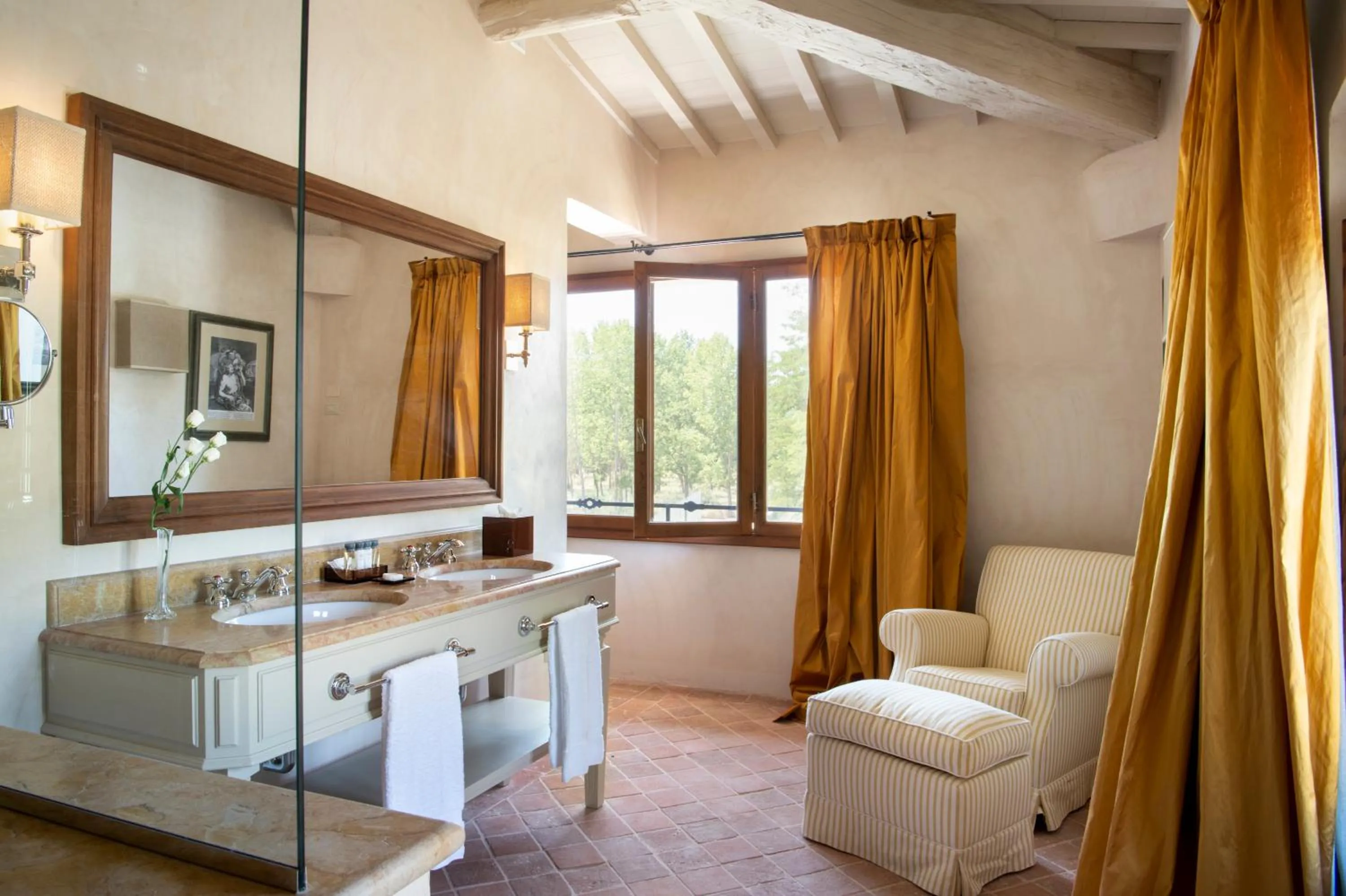 Shower in Viesca Toscana Suites & Villas