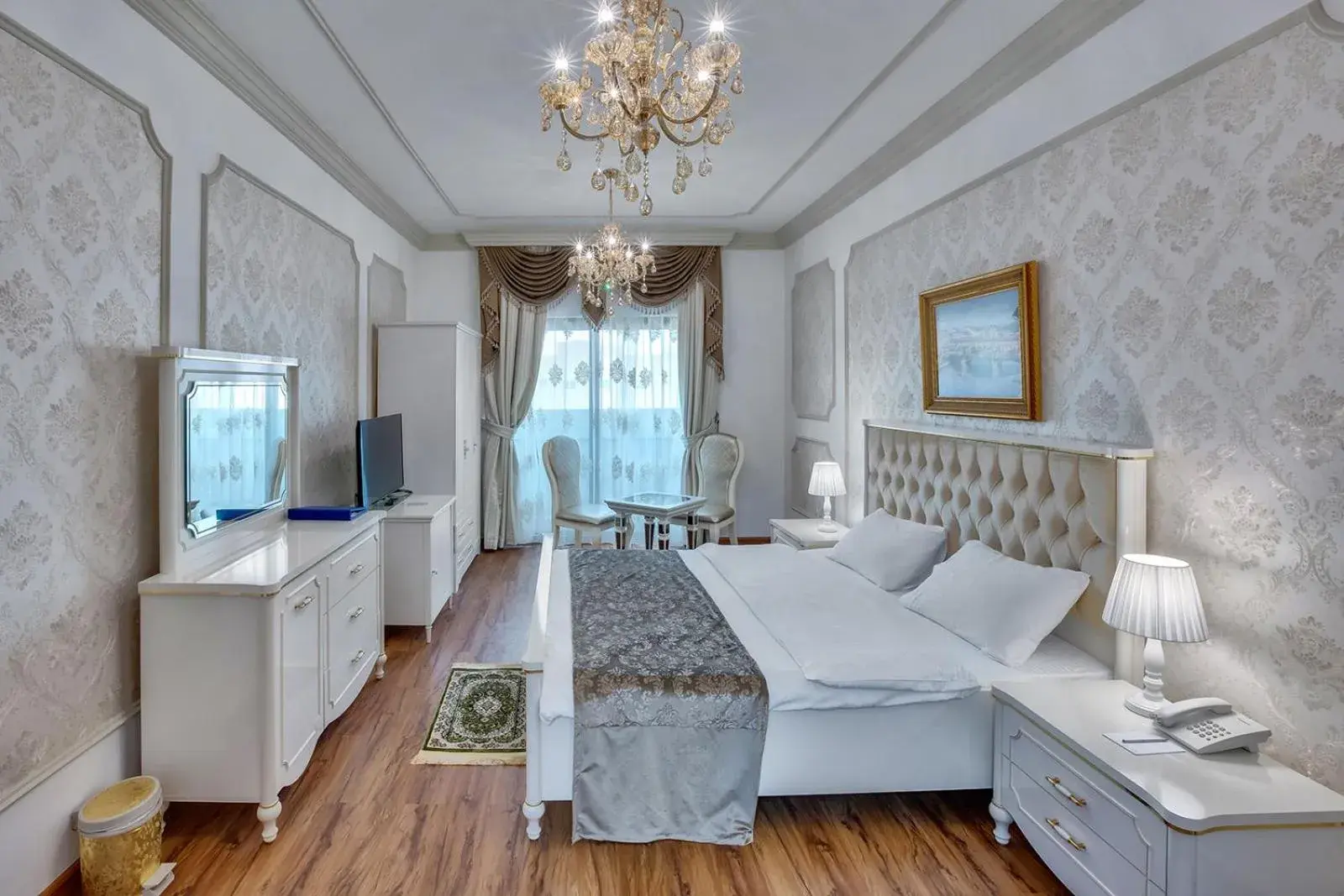 Deluxe Room in Royal Hotel Deluxe Room in Royal Hotel