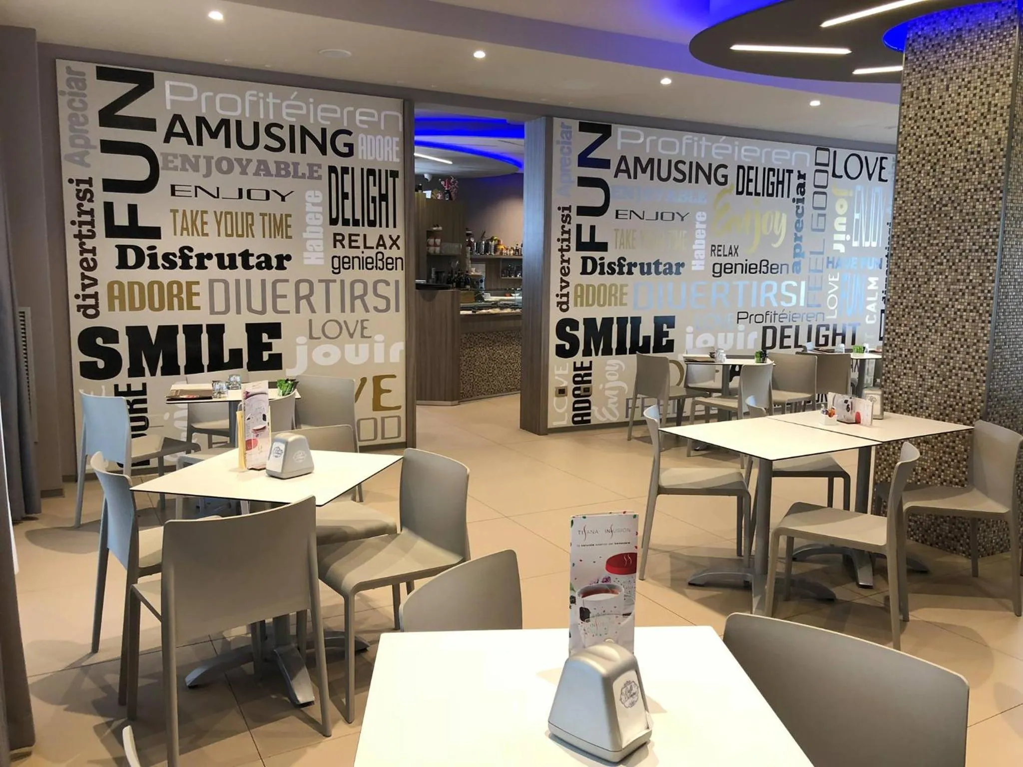 Restaurant/places to eat in Hotel Enjoy