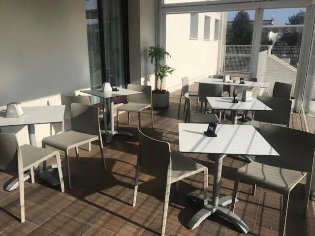 Restaurant/places to eat in Hotel Enjoy