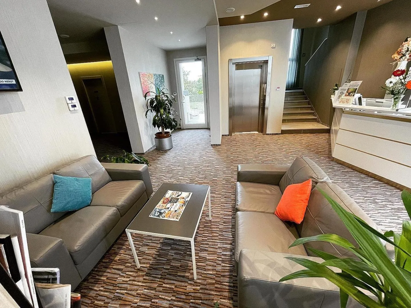 Restaurant/places to eat in Hotel Enjoy