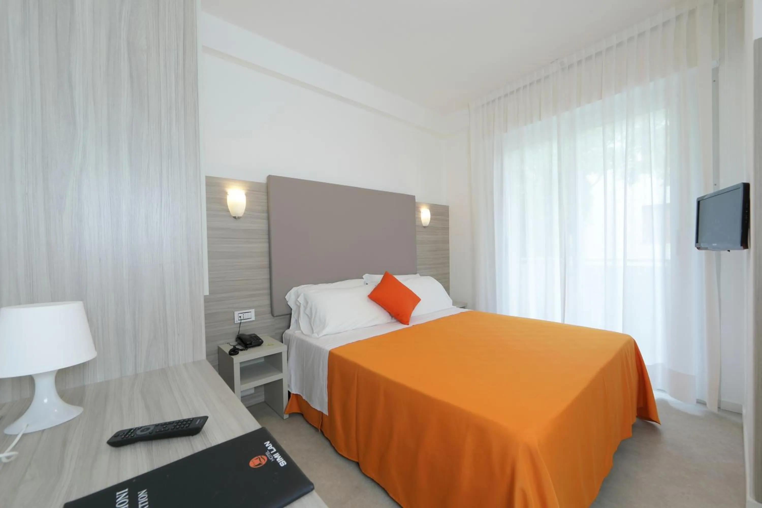 Photo of the whole room, Bed in Hotel Simi Lan