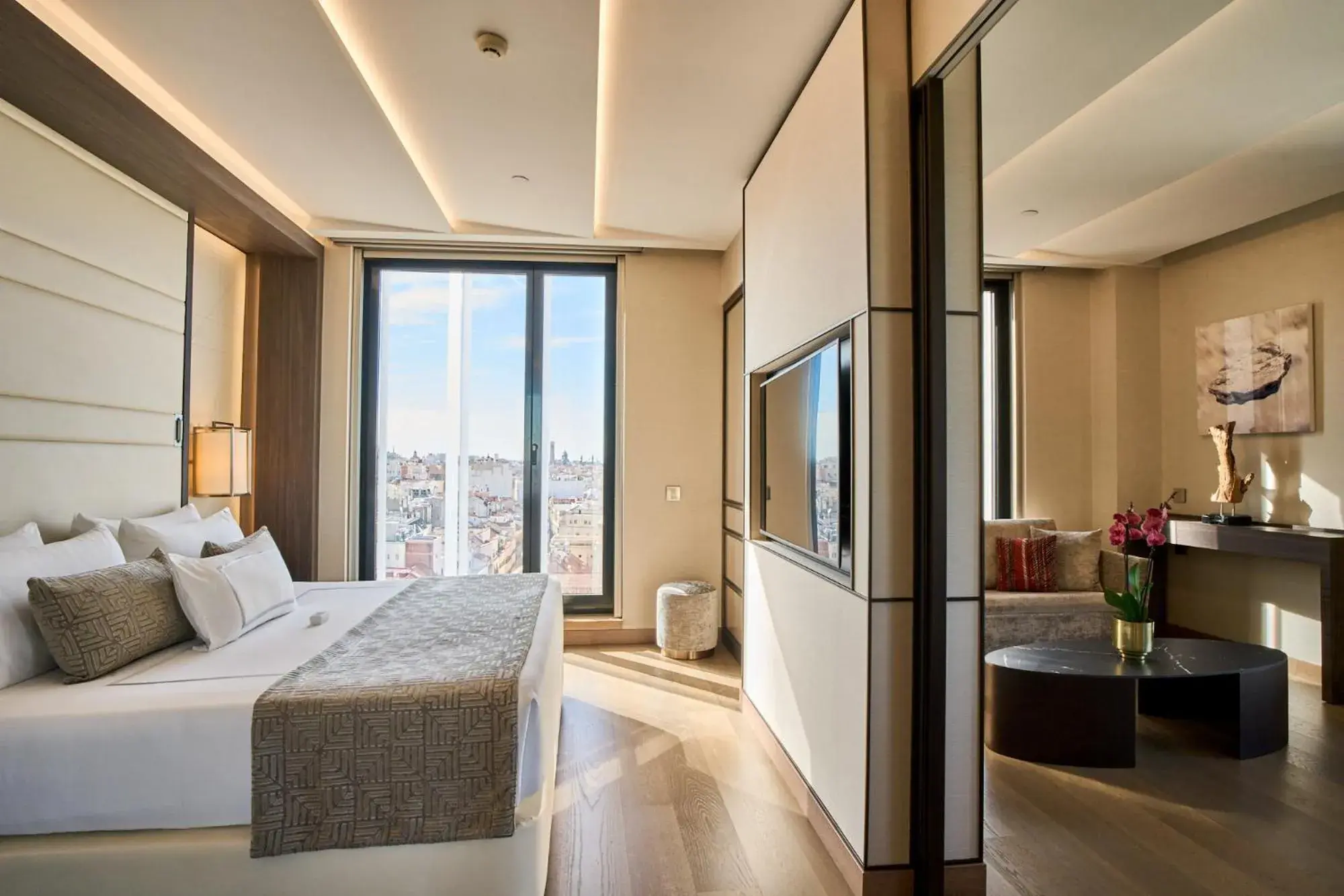 Suite in VP Plaza España Design Suite in VP Plaza España Design