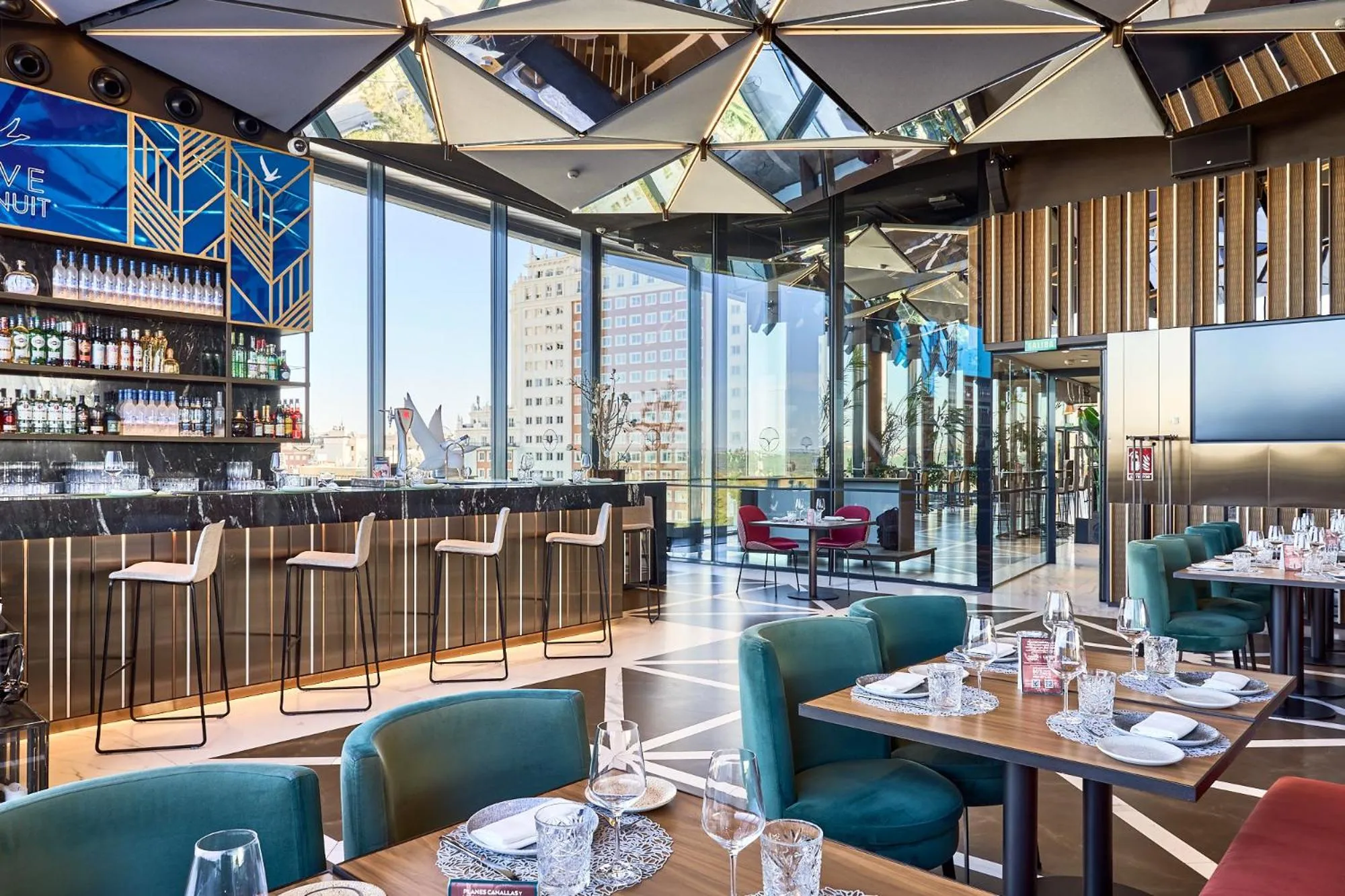 Restaurant/places to eat in VP Plaza España Design