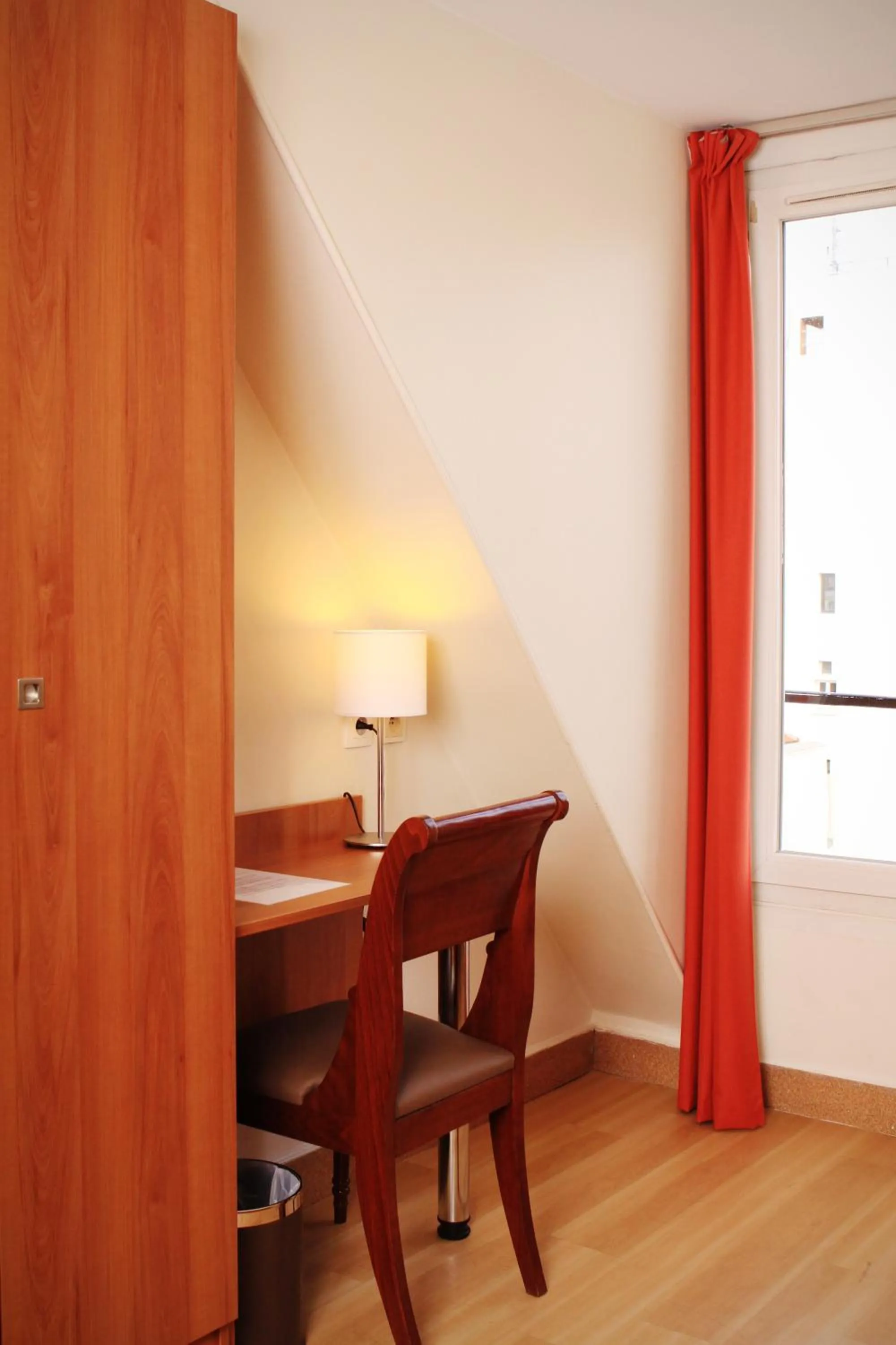 Seating area in Hôtel Marignan