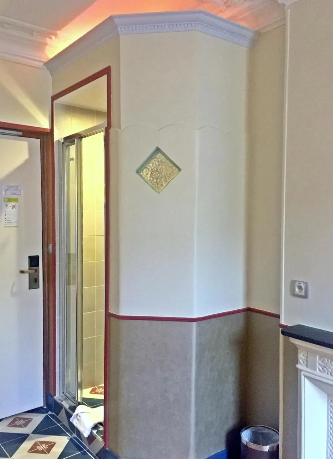 Bedroom in Hôtel Marignan