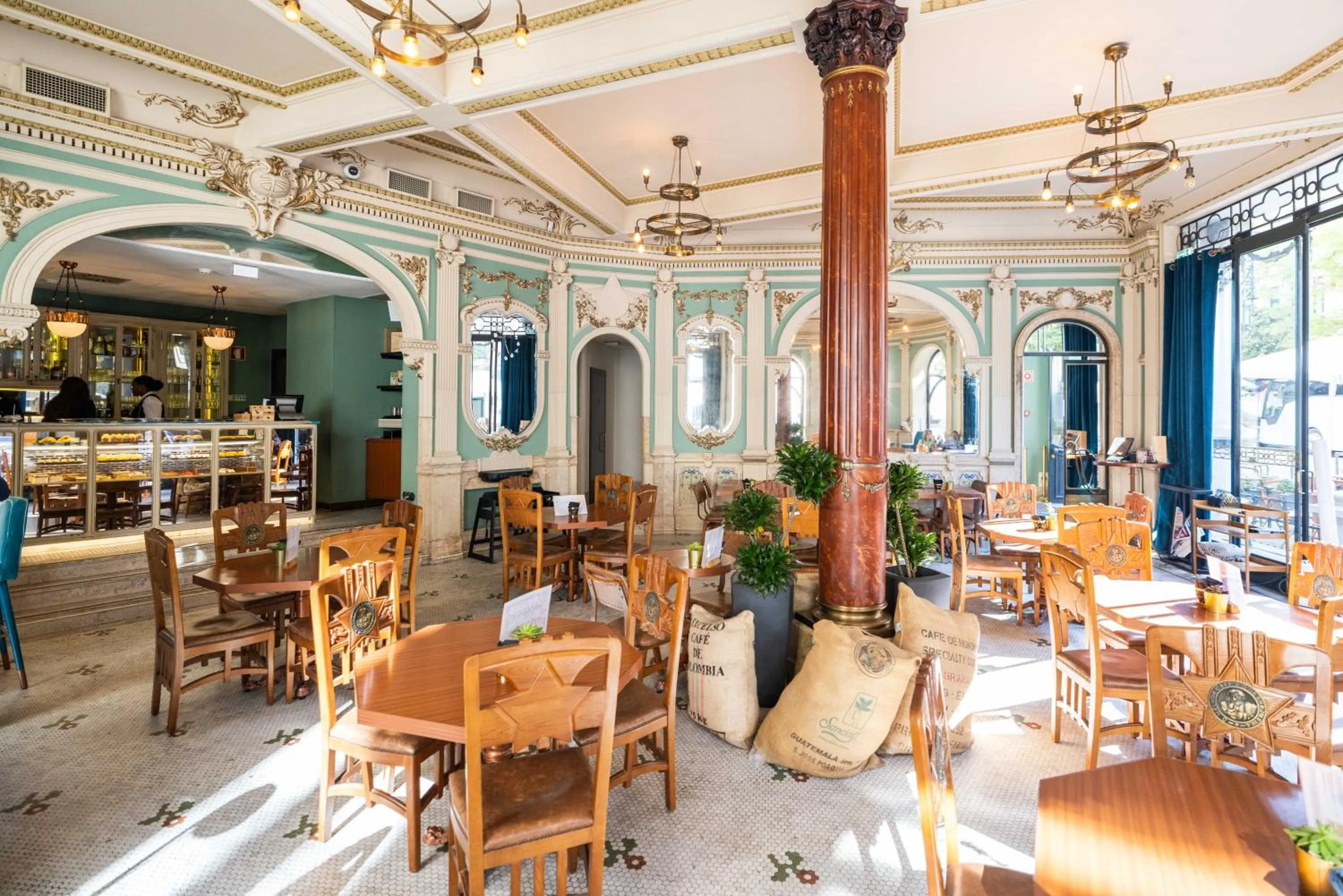 Nearby landmark in Pestana Porto - A Brasileira, City Center & Heritage Building