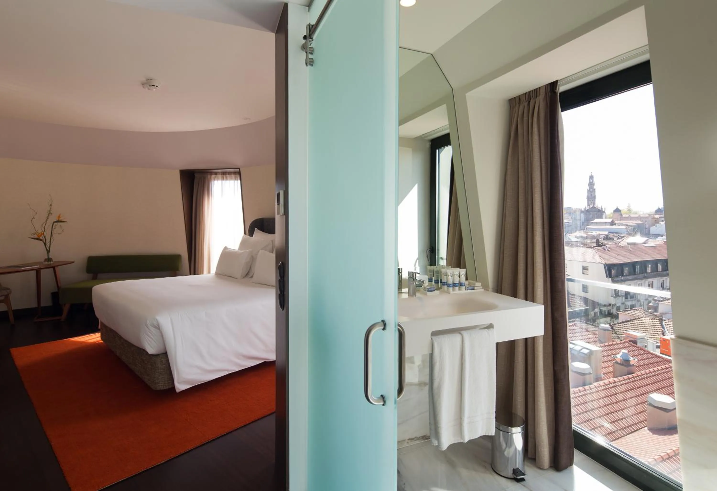 Bedroom, Bed in Pestana Porto - A Brasileira, City Center & Heritage Building
