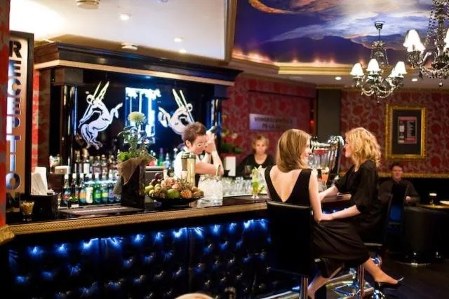 People in Loimaan Seurahuone