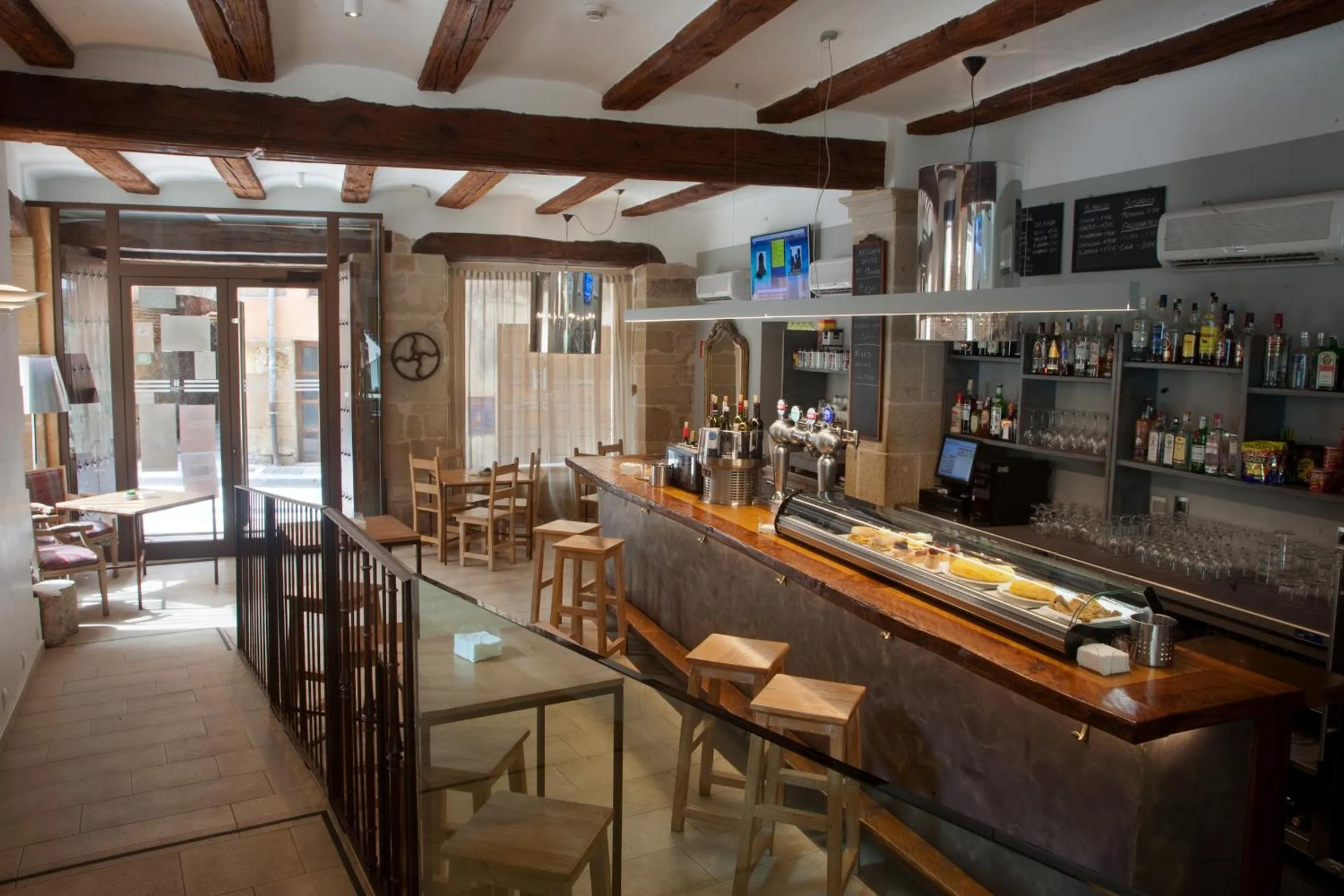 Lounge or bar in Hospederia Chapitel