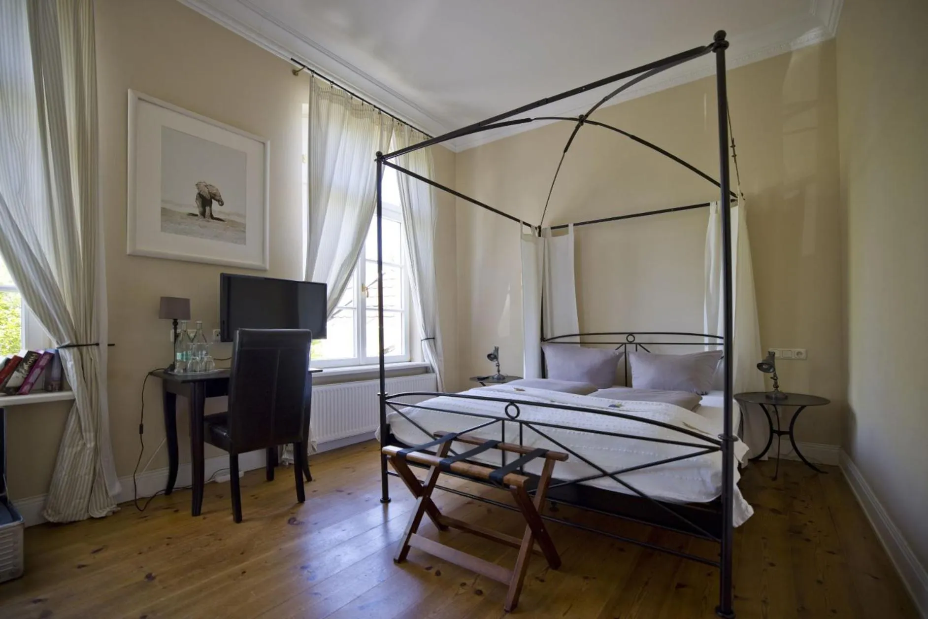 Bed in Hotel Hochzeitshaus