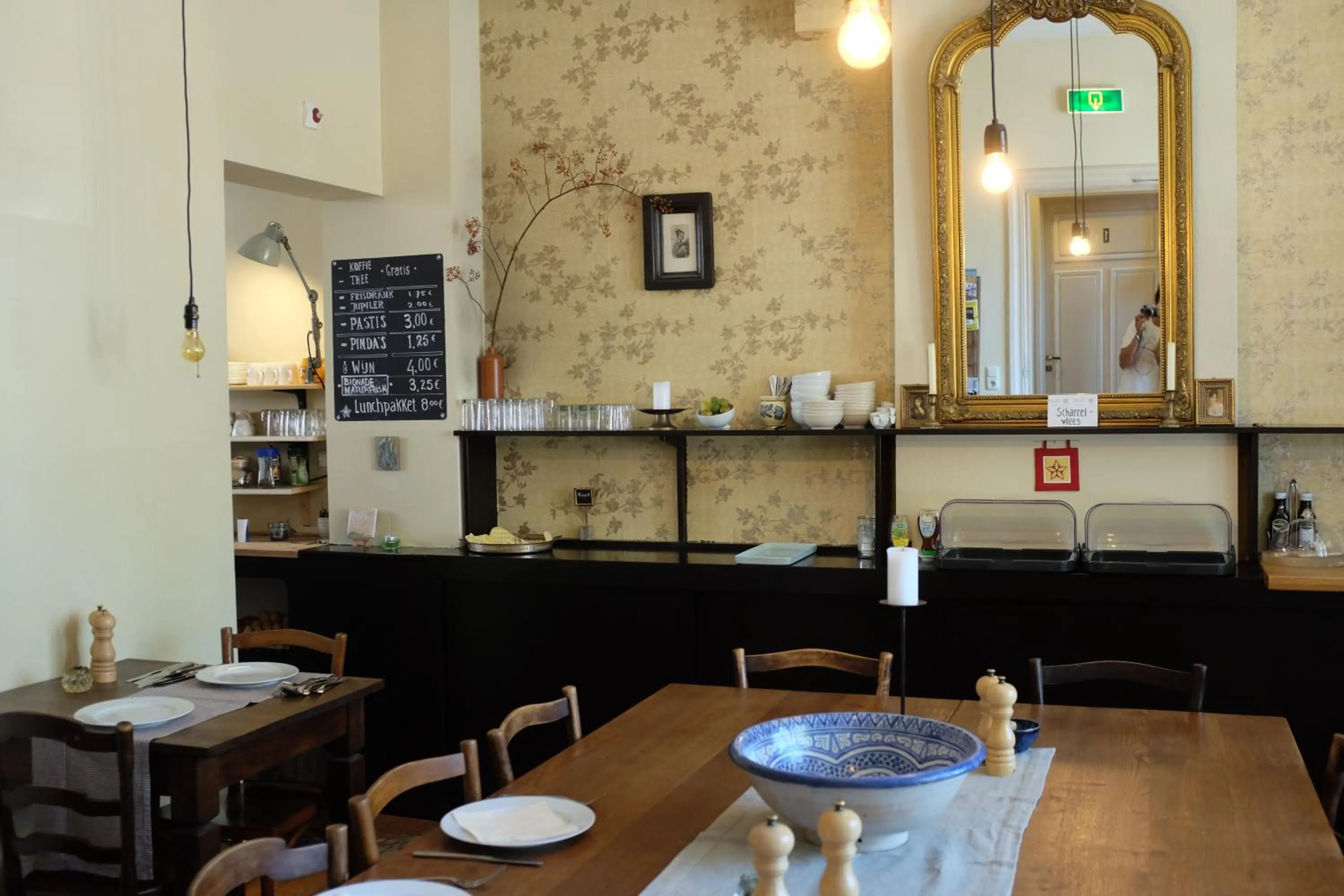 Breakfast in Logis Pastis