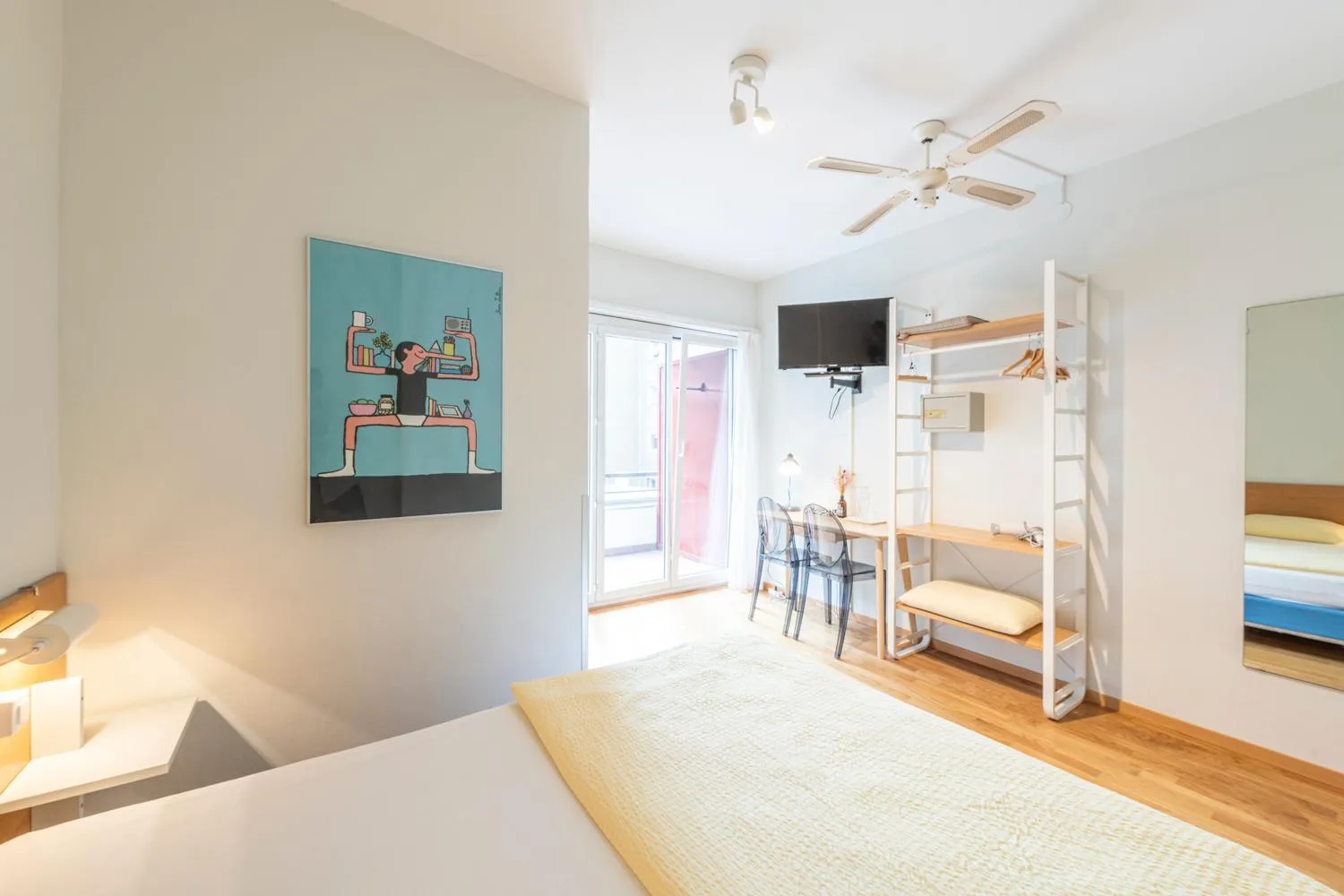 Bed in Hotel Atlantico self check-in