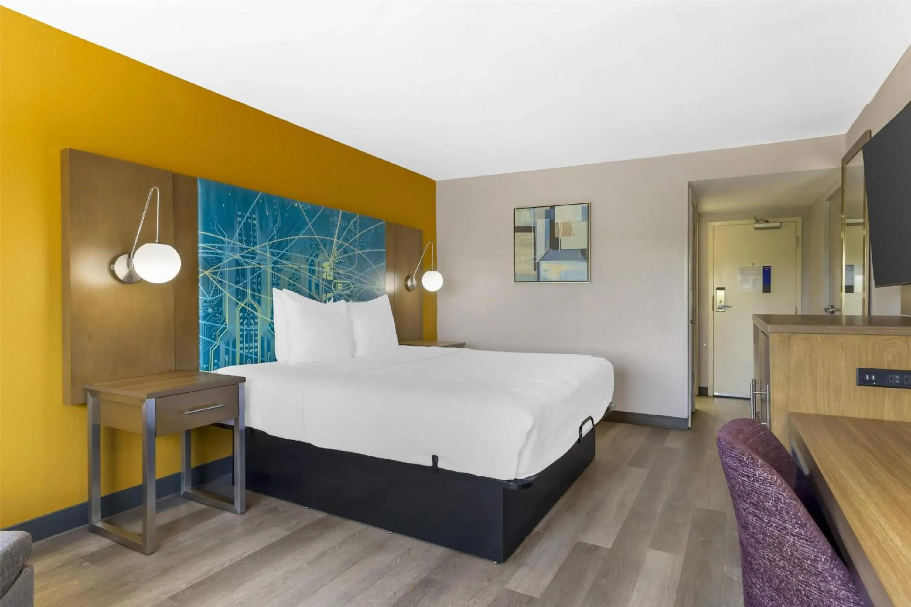 King Room in Best Western Plus Raleigh Crabtree Valley Hotel King Room in Best Western Plus Raleigh Crabtree Valley Hotel