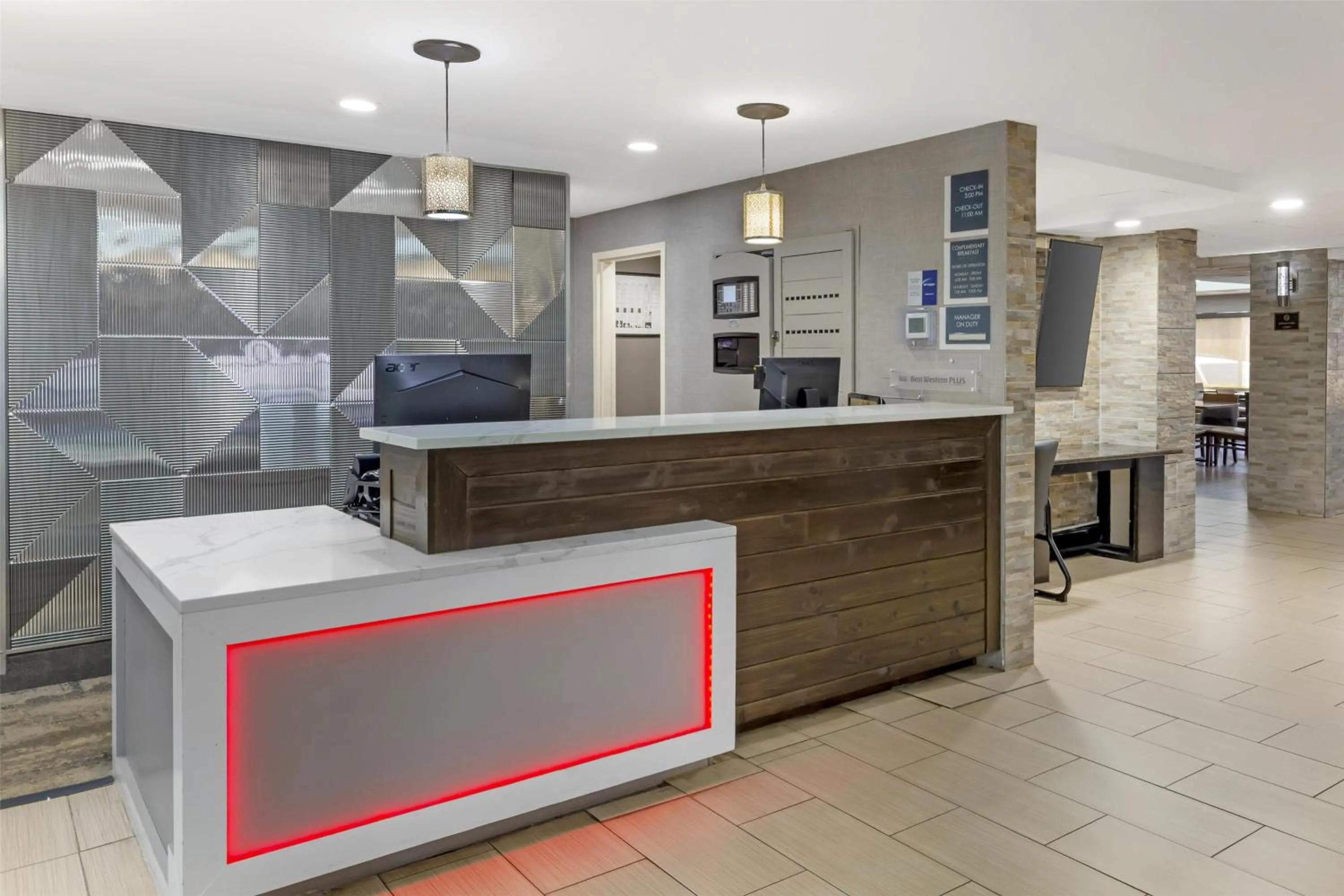 Lobby or reception in Best Western Plus Raleigh Crabtree Valley Hotel