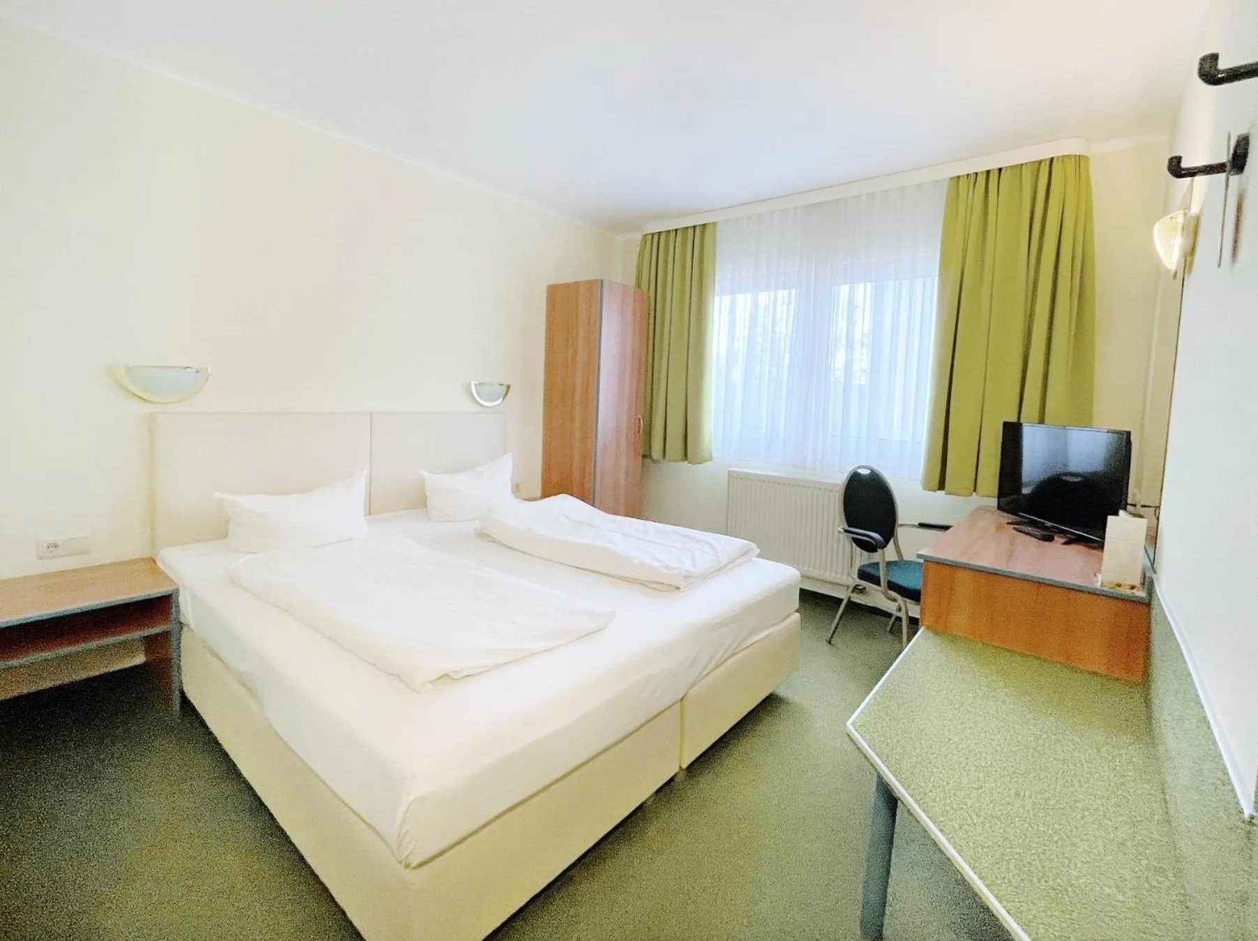 Bed in REGIOHOTEL Halle Leipzig Airport