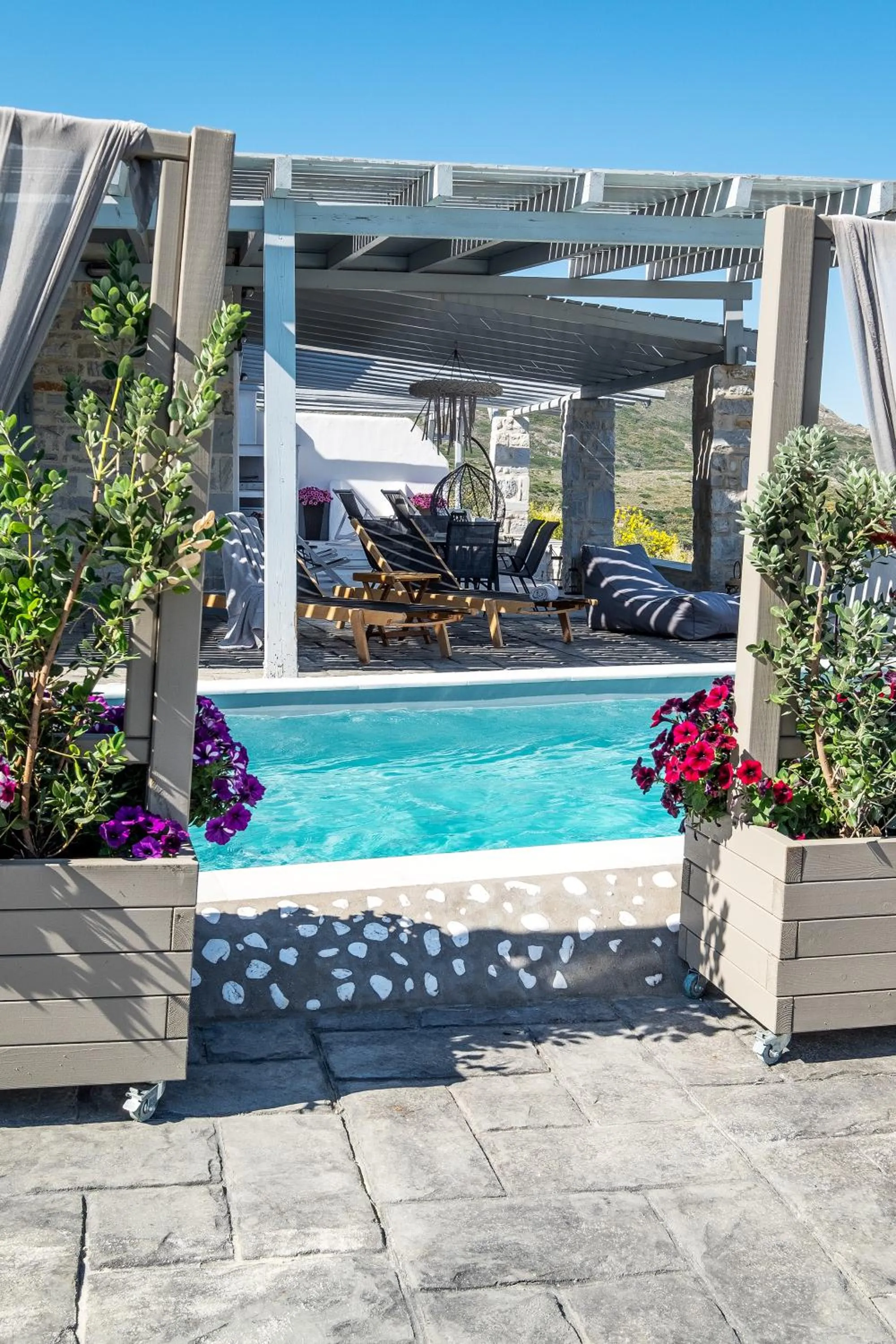 Swimming pool in Paros Villas Nereids