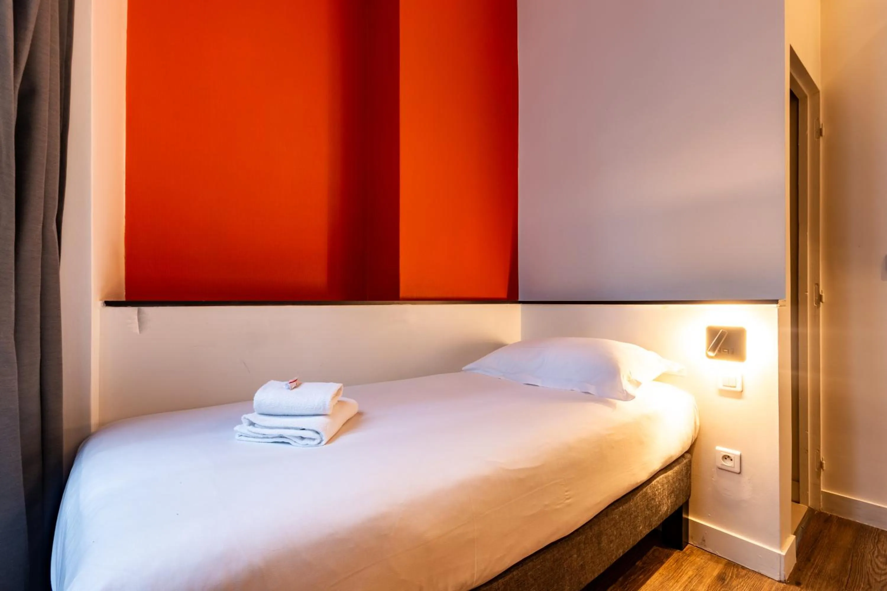 Bed in Urban Style Bordeaux Centre Hotel de la Presse