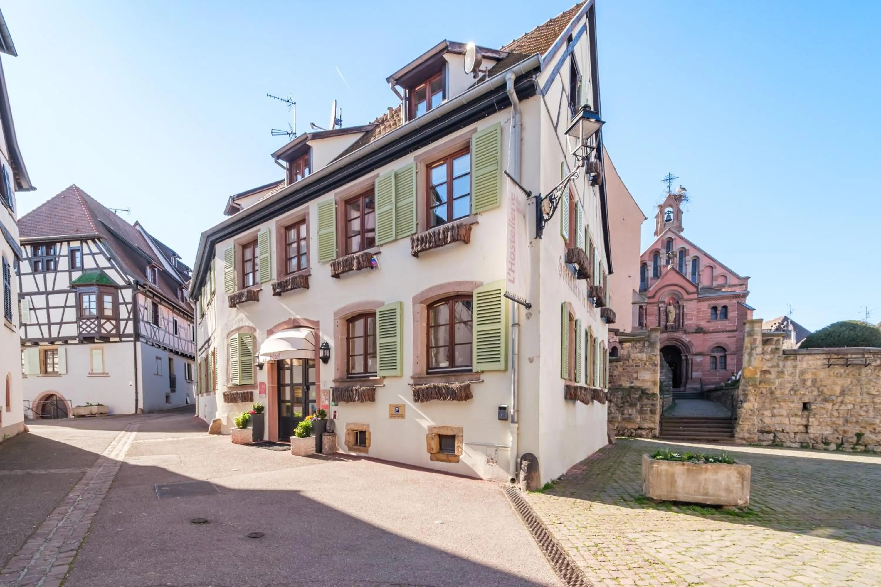 Property building in L'Hostellerie du Château