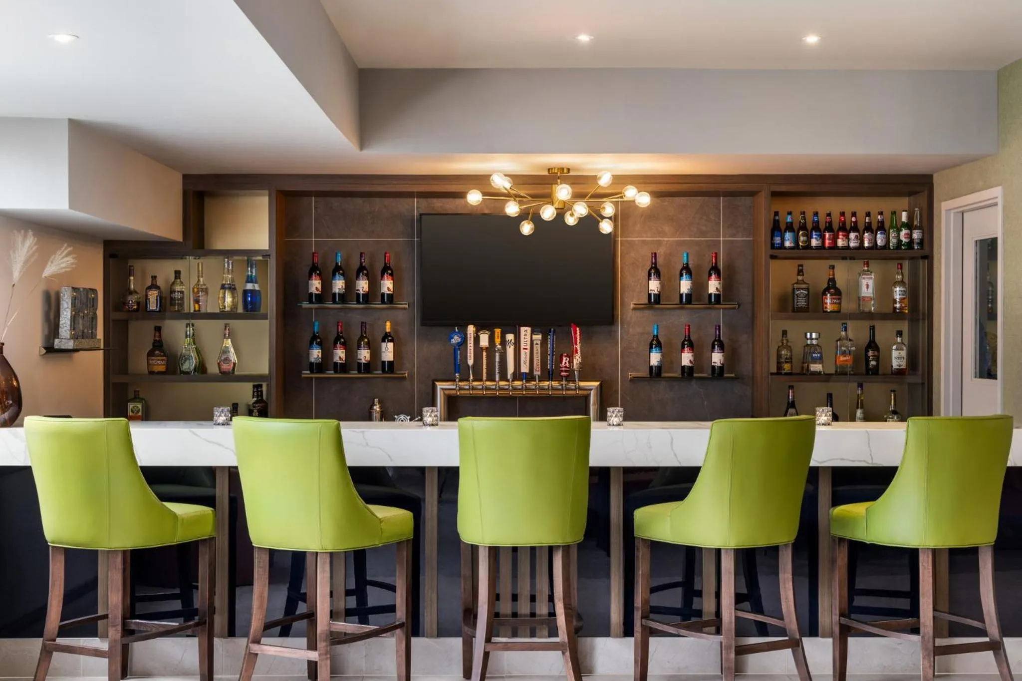 Lounge or bar in Canadas Best Value Inn Saint John New Brunswick