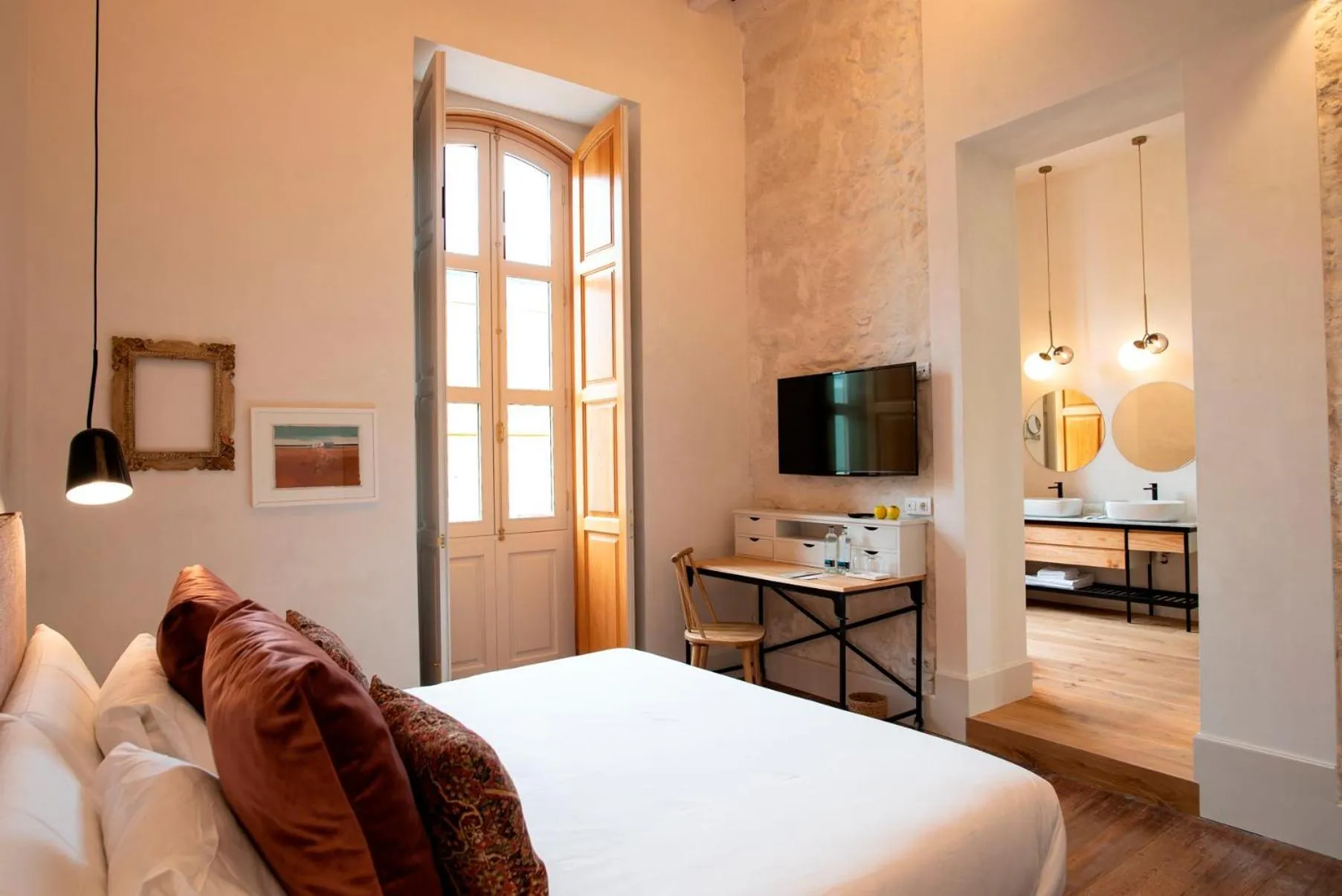 TV and multimedia, Bed in VEINTIUNO Emblematic Hotels - Adults Only