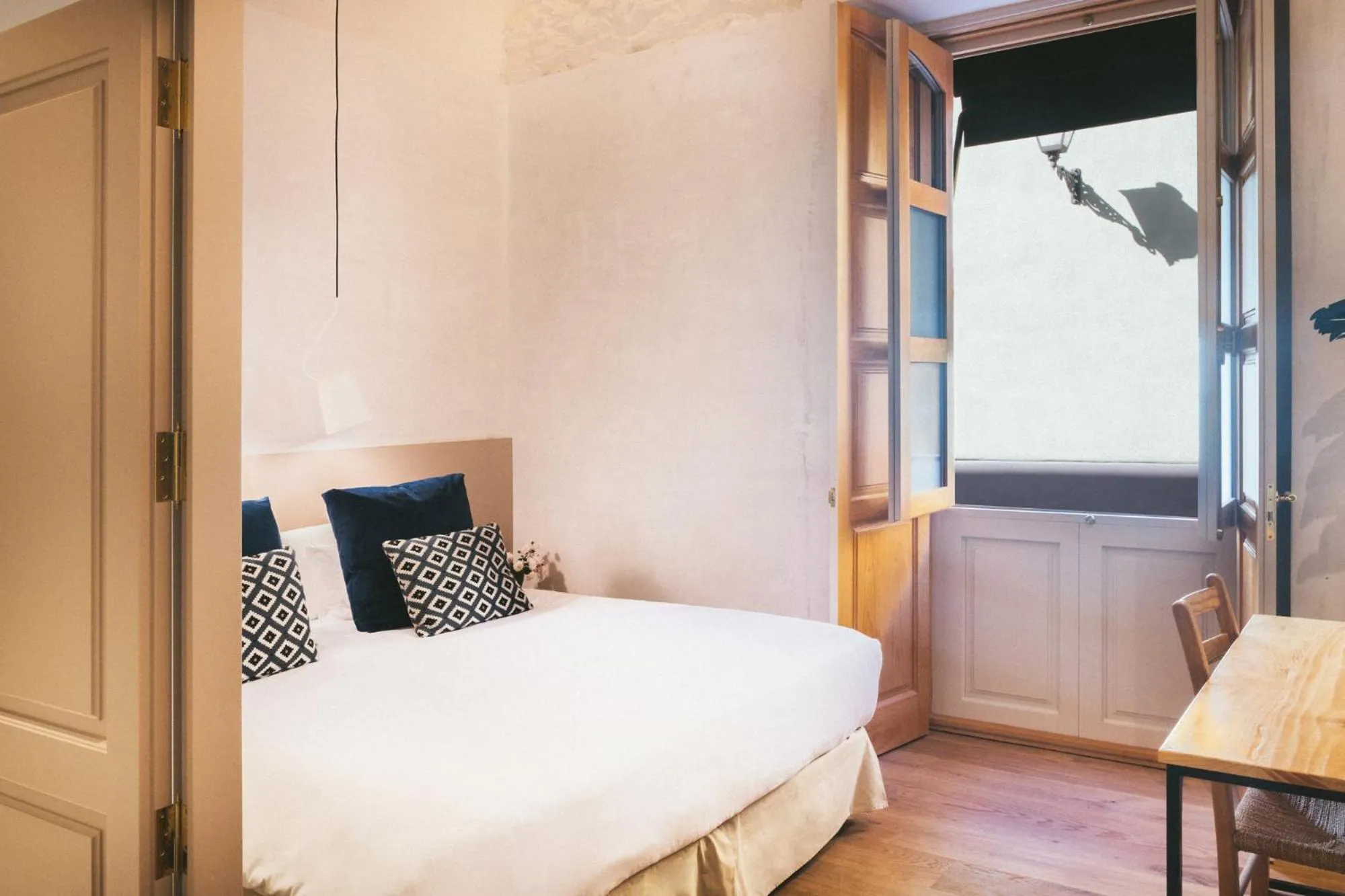 Bed in VEINTIUNO Emblematic Hotels - Adults Only