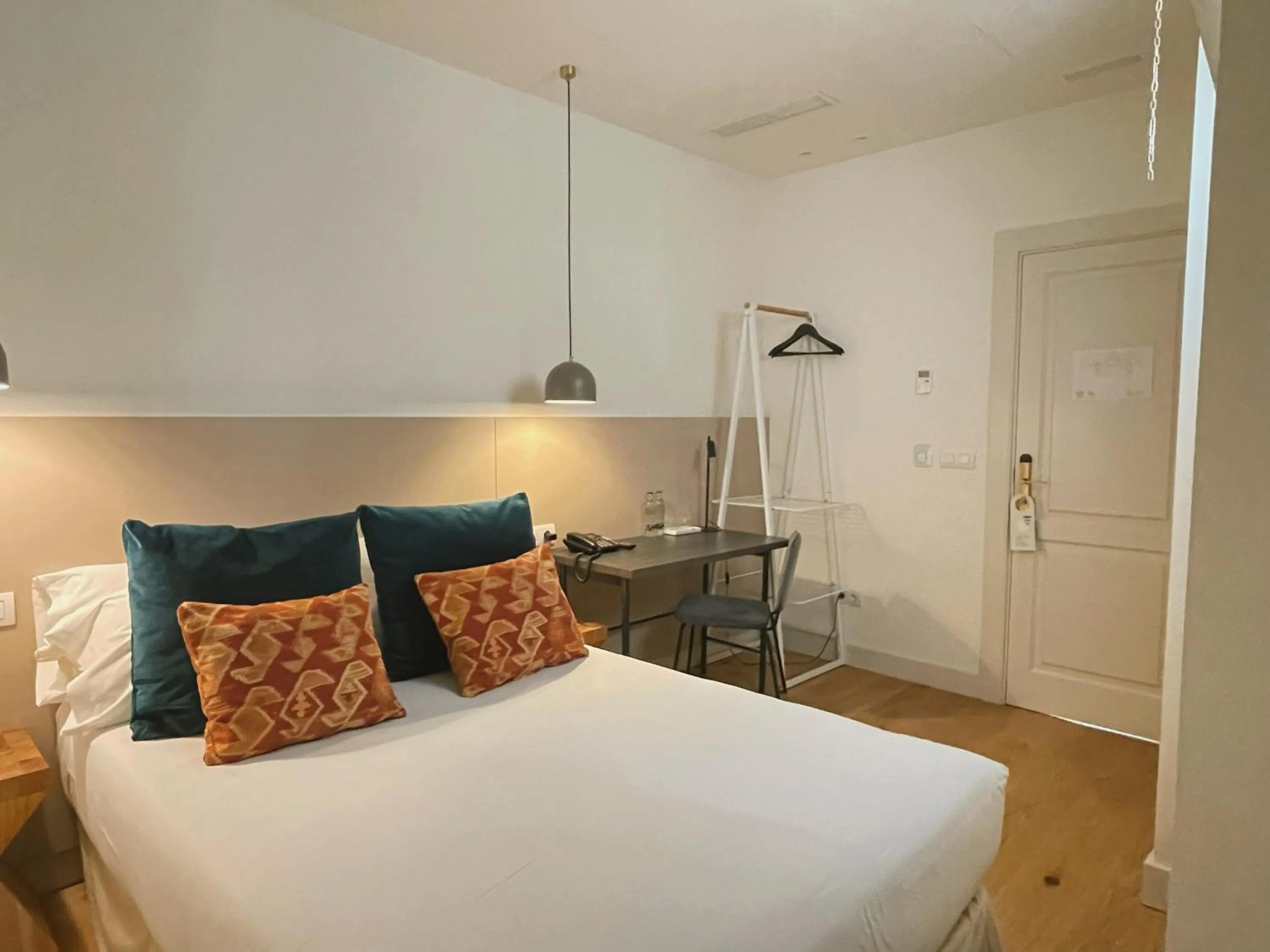 Bed in VEINTIUNO Emblematic Hotels - Adults Only