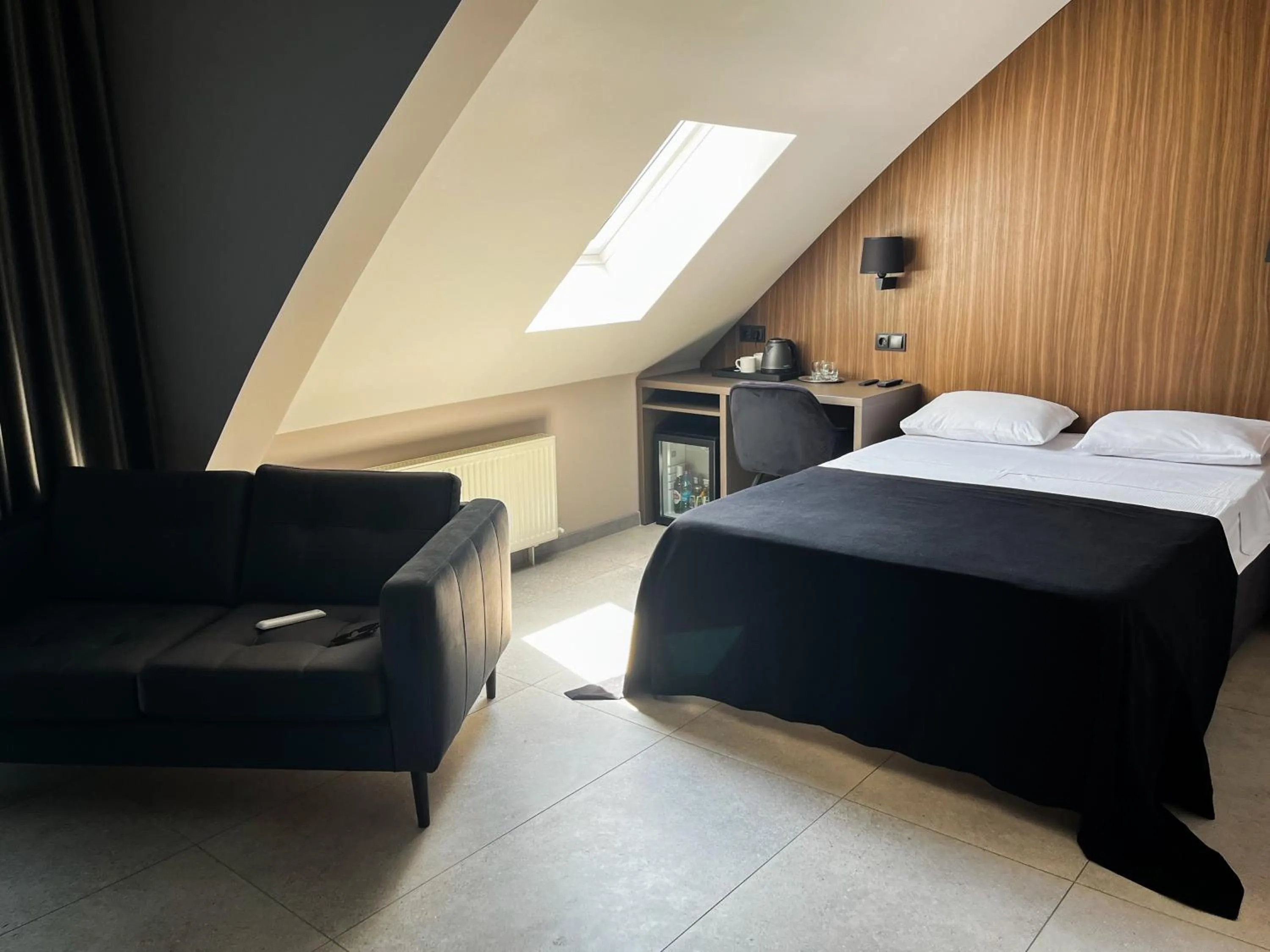 Photo of the whole room, Bed in Komilfo Hotel