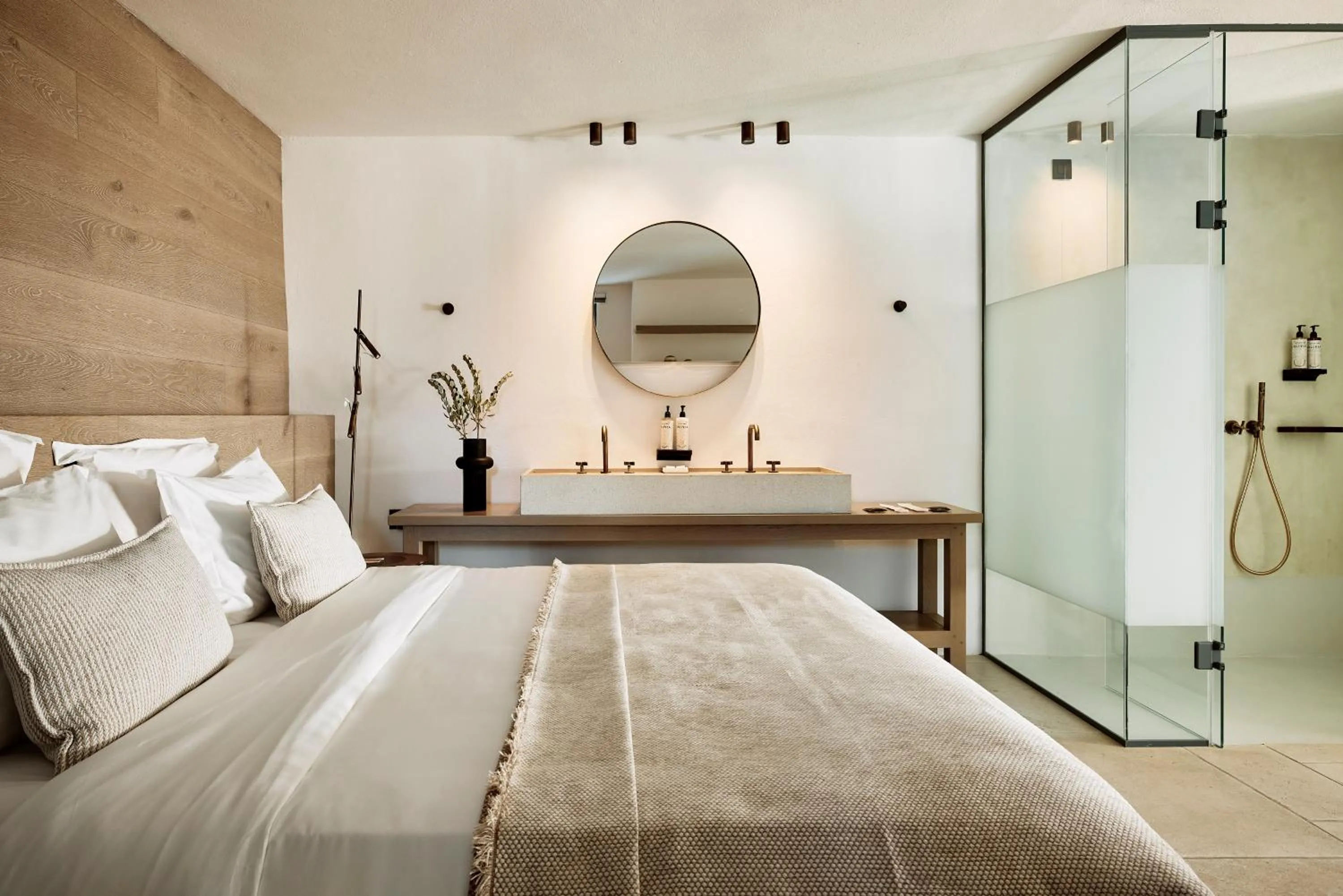 Bedroom, Bed in Hotel Adonis