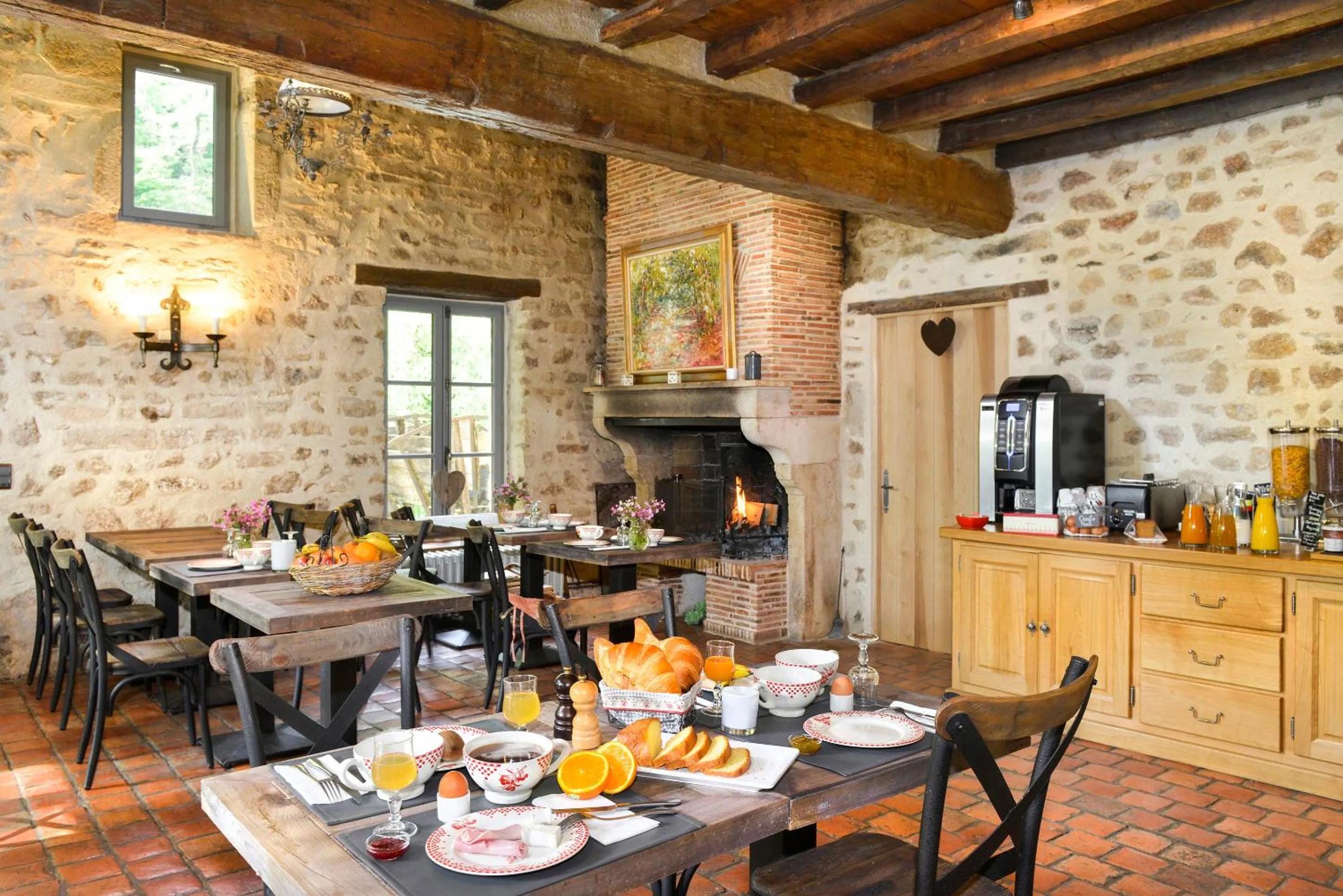 Breakfast in Demeures et Châteaux Moulin des Templiers Hôtel & SPA