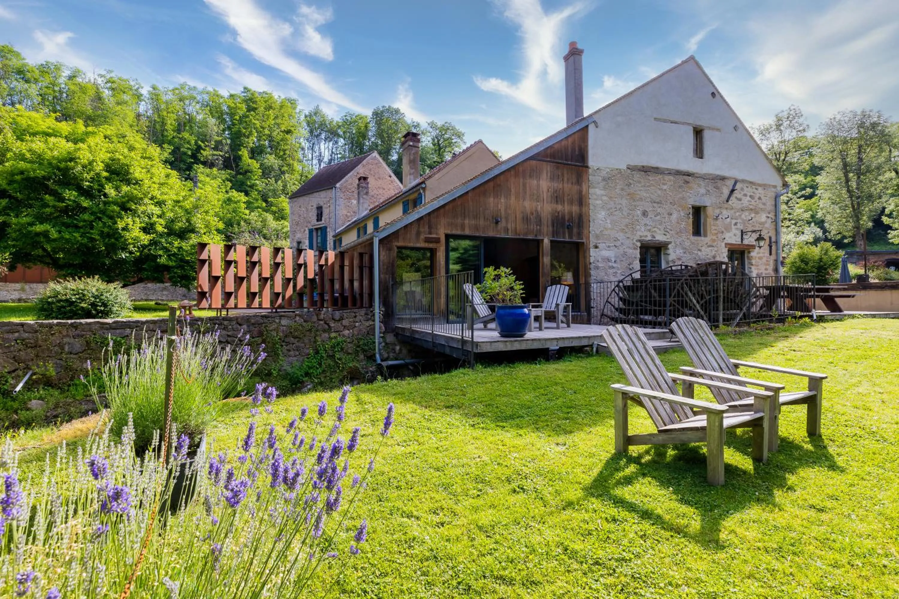 Garden in Demeures et Châteaux Moulin des Templiers Hôtel & SPA