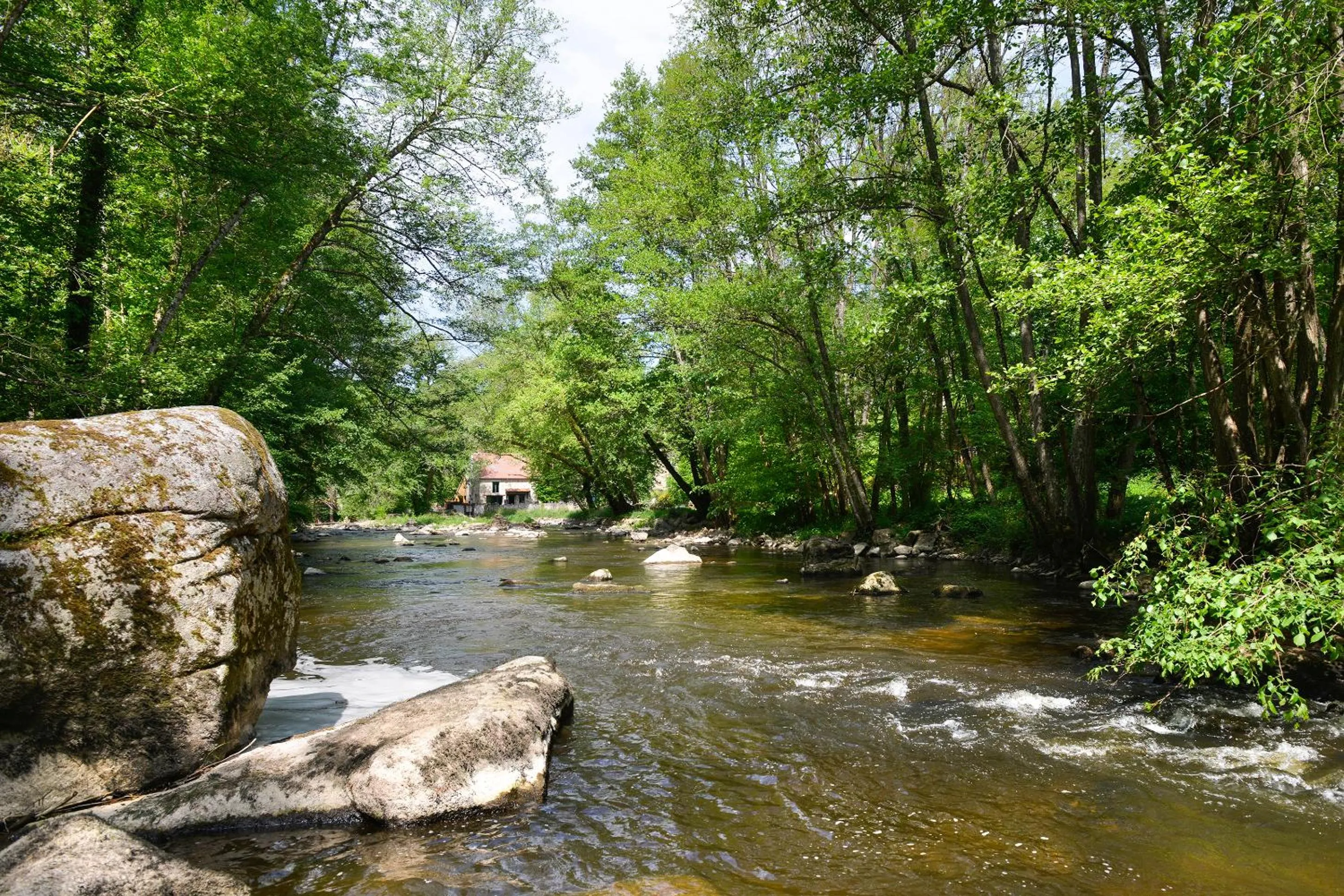 Natural landscape in Demeures et Châteaux Moulin des Templiers Hôtel & SPA