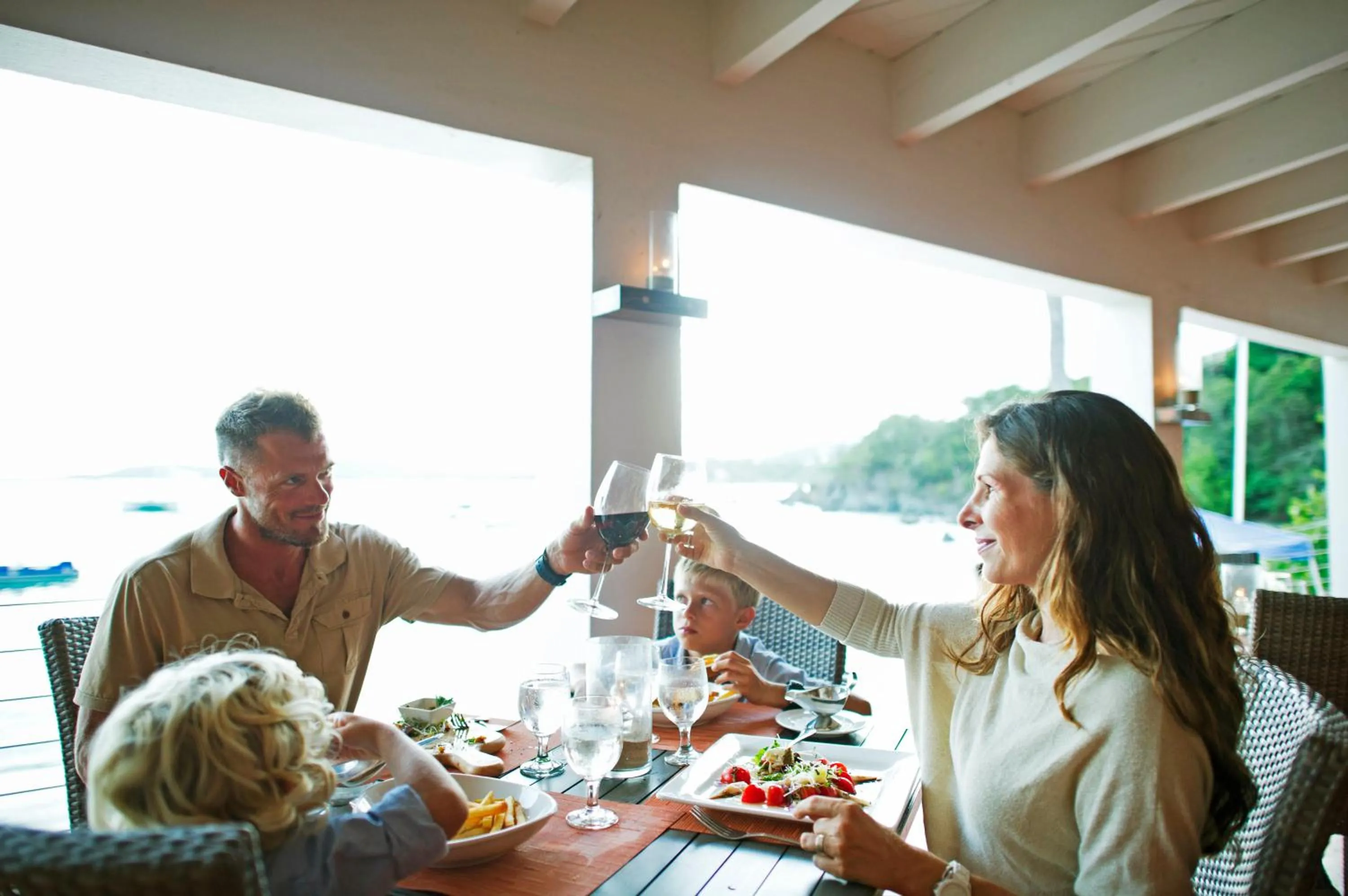 Restaurant/places to eat in Secret Harbour Beach Resort