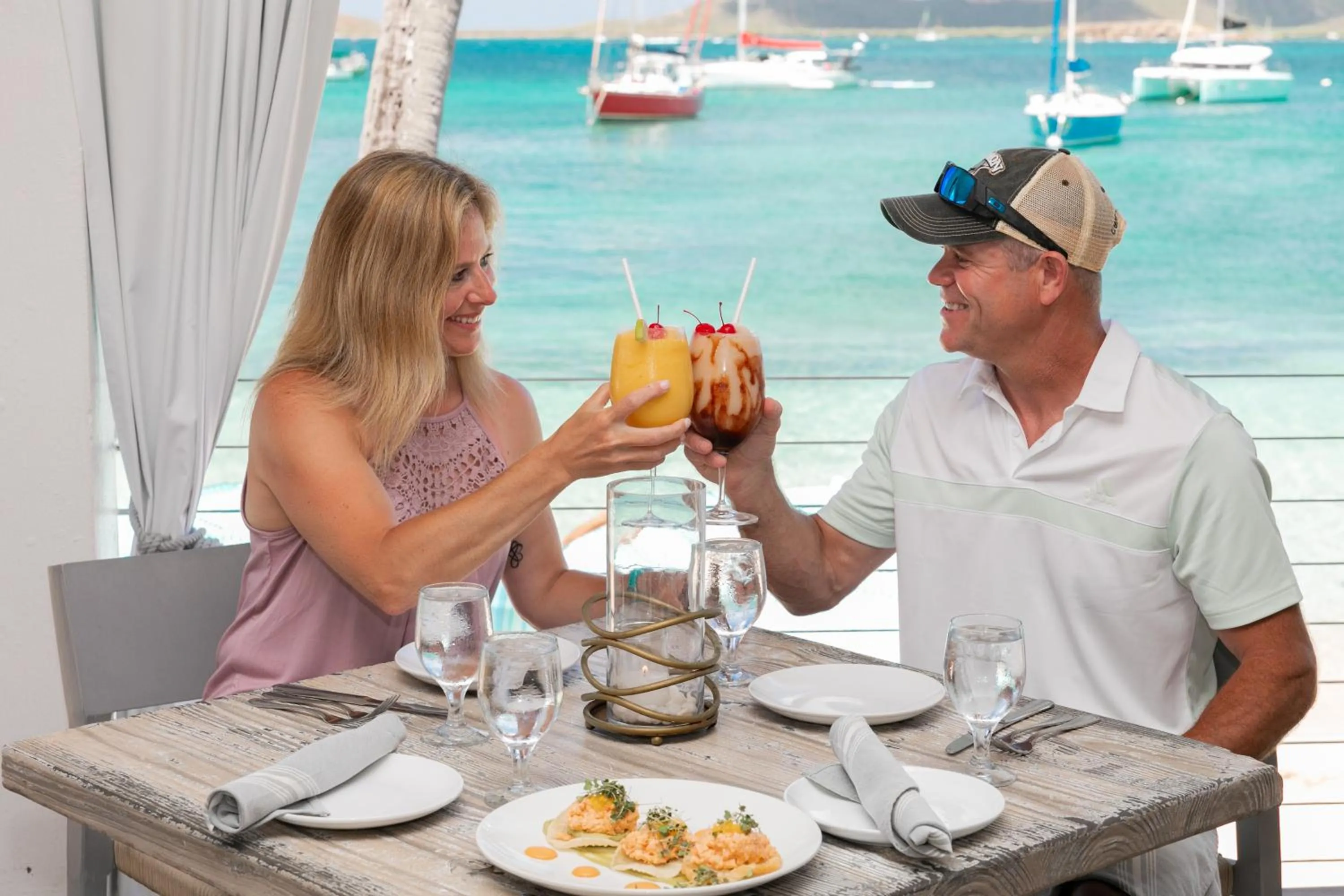 Restaurant/places to eat in Secret Harbour Beach Resort