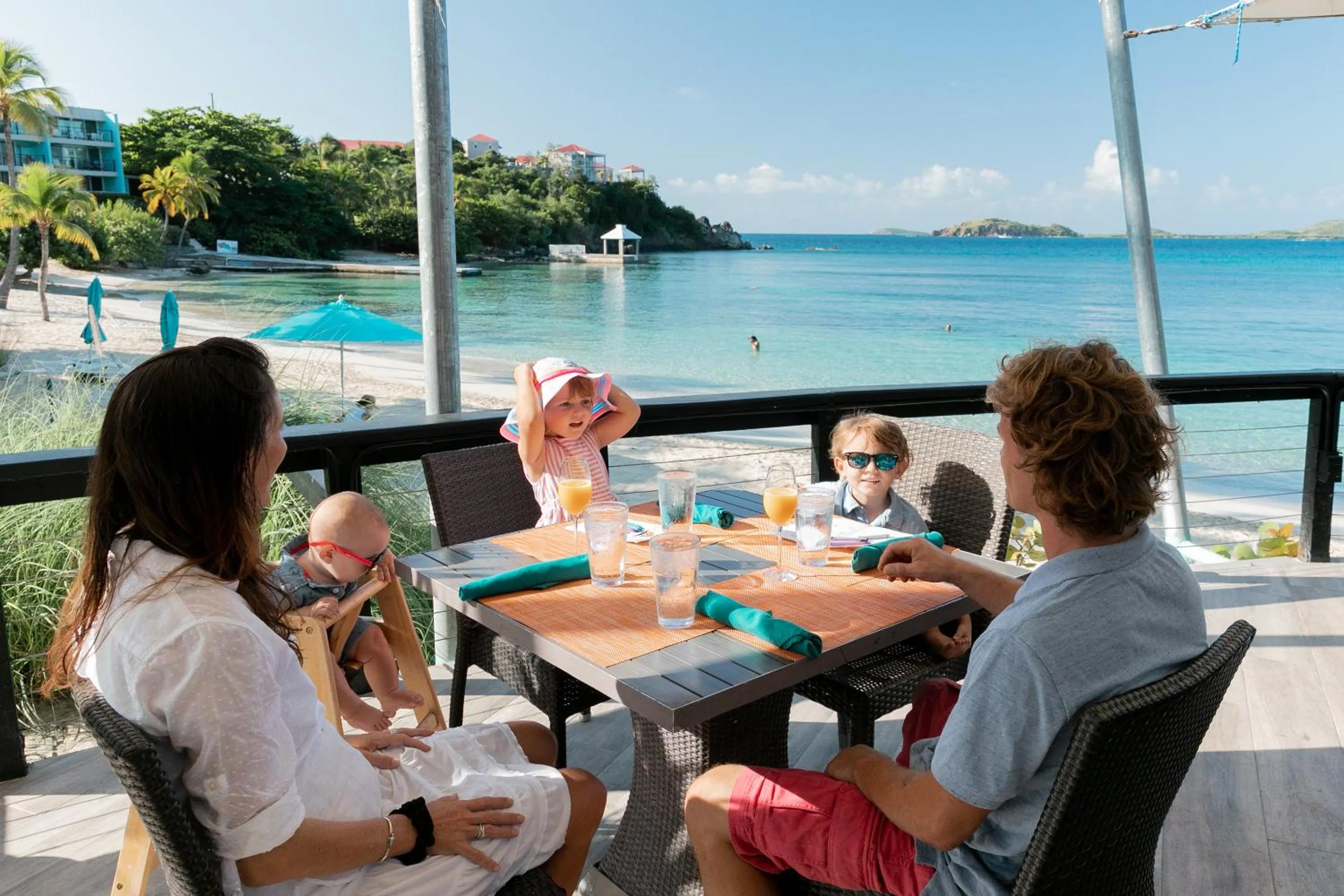 Restaurant/places to eat in Secret Harbour Beach Resort