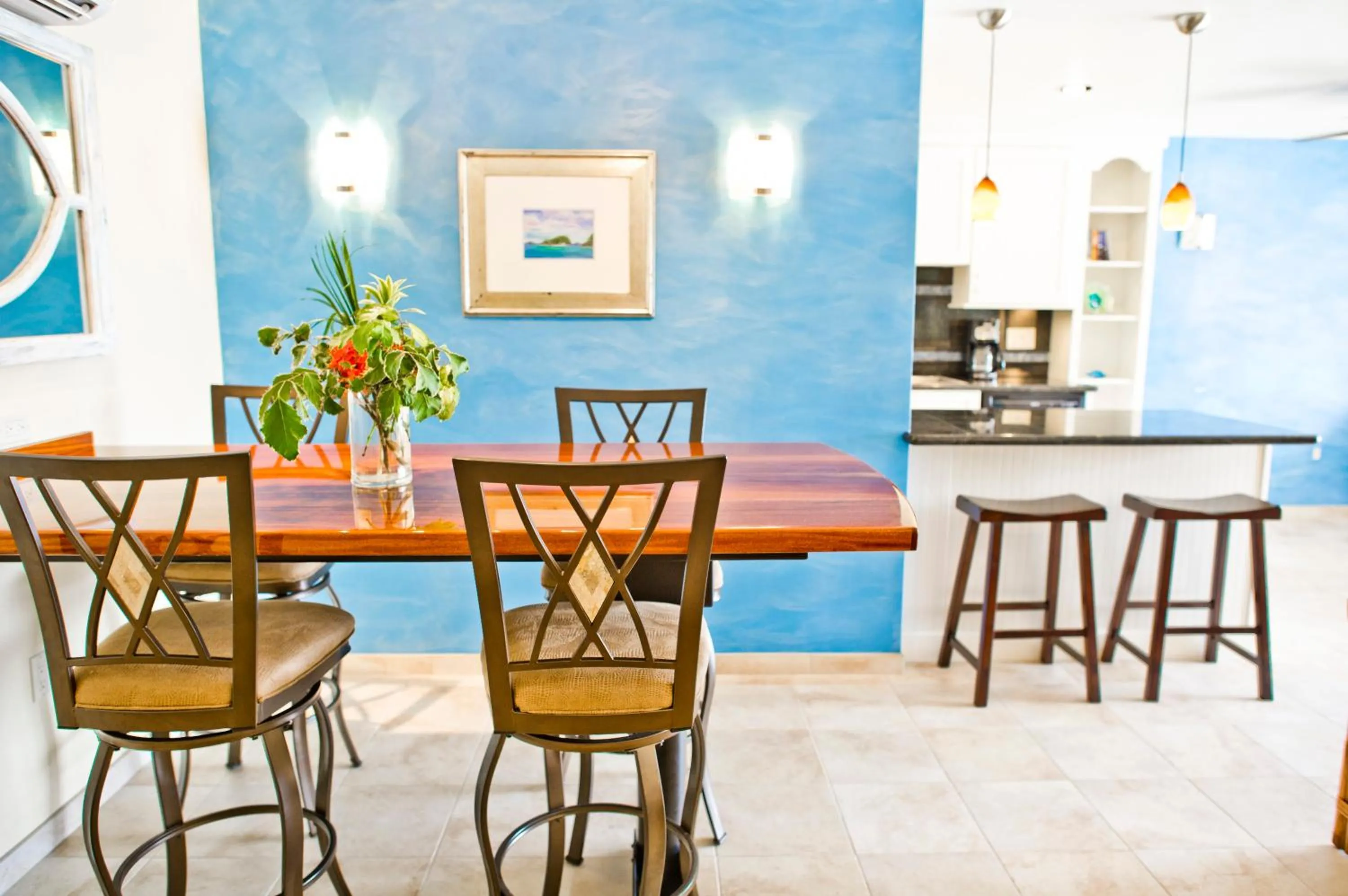 Dining area in Secret Harbour Beach Resort