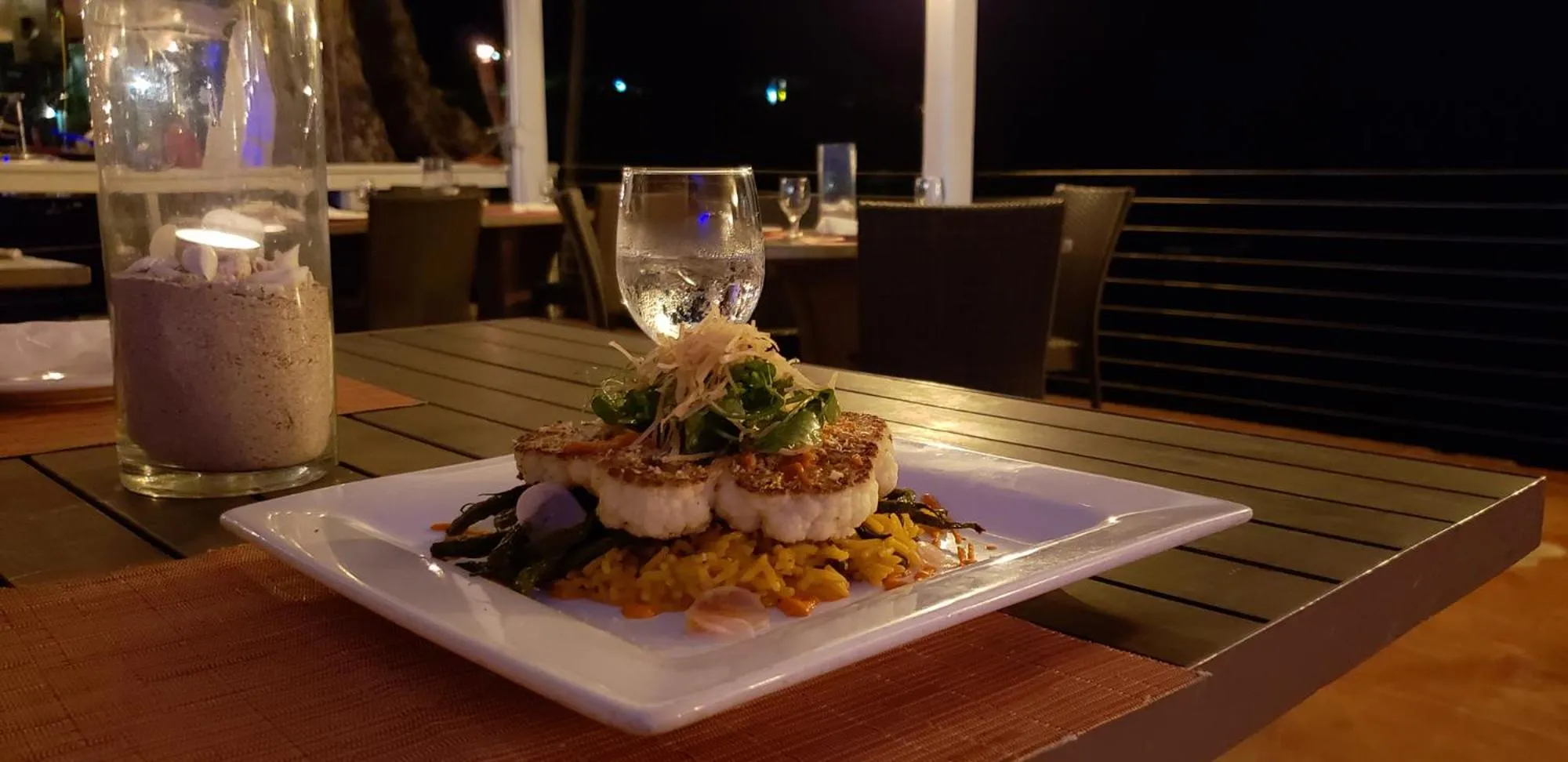 Restaurant/places to eat in Secret Harbour Beach Resort