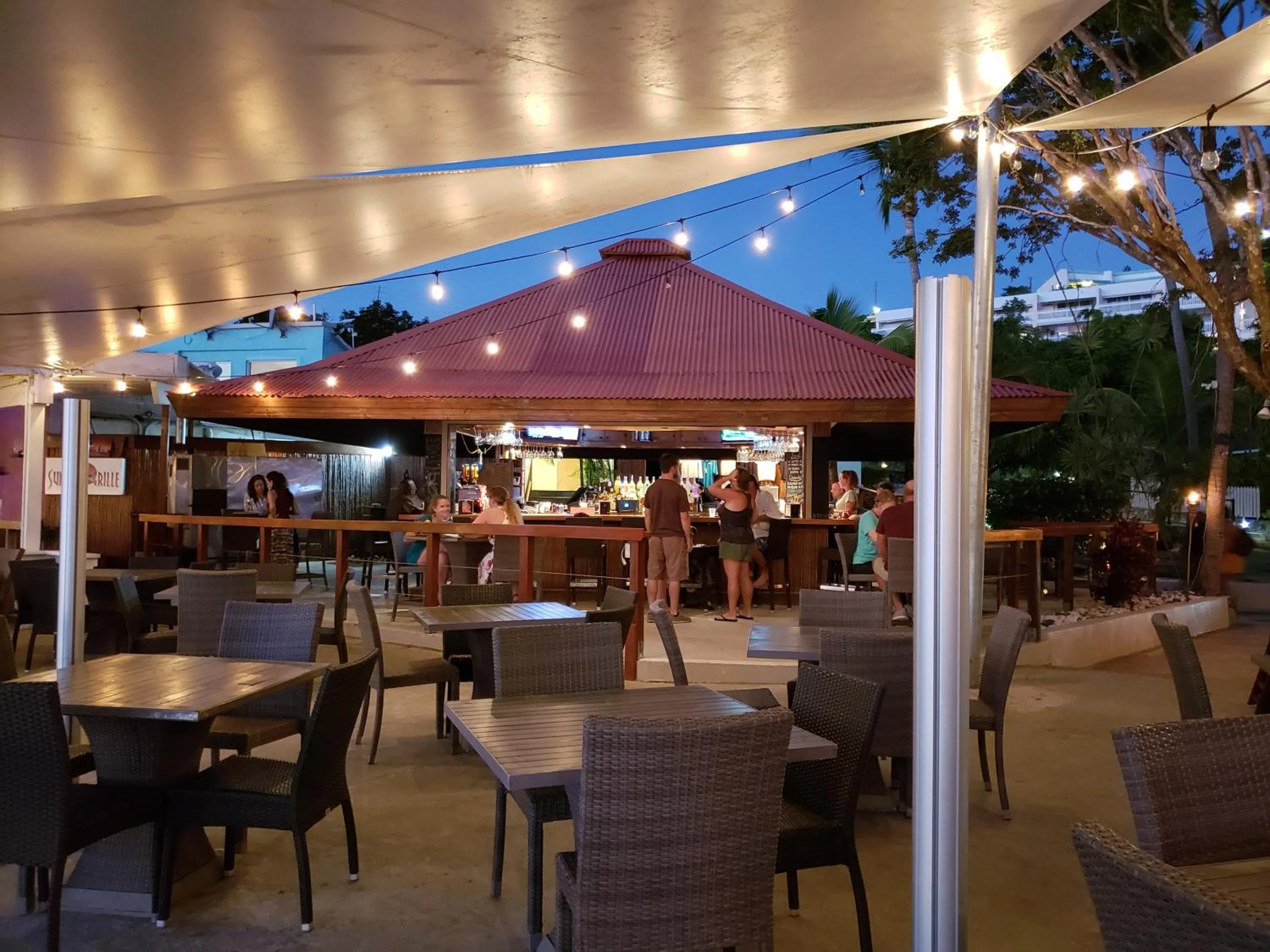 Restaurant/places to eat in Secret Harbour Beach Resort