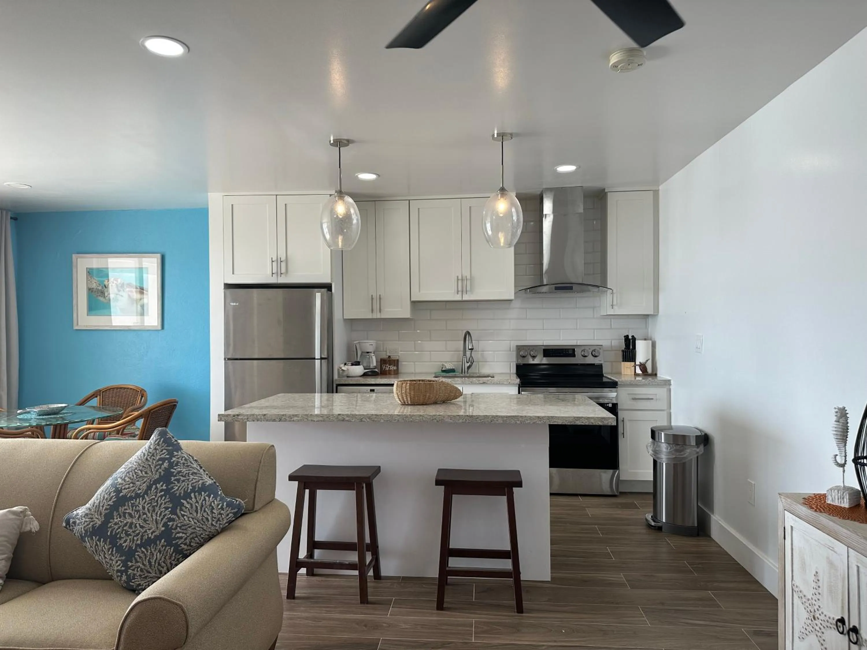 kitchen in Secret Harbour Beach Resort