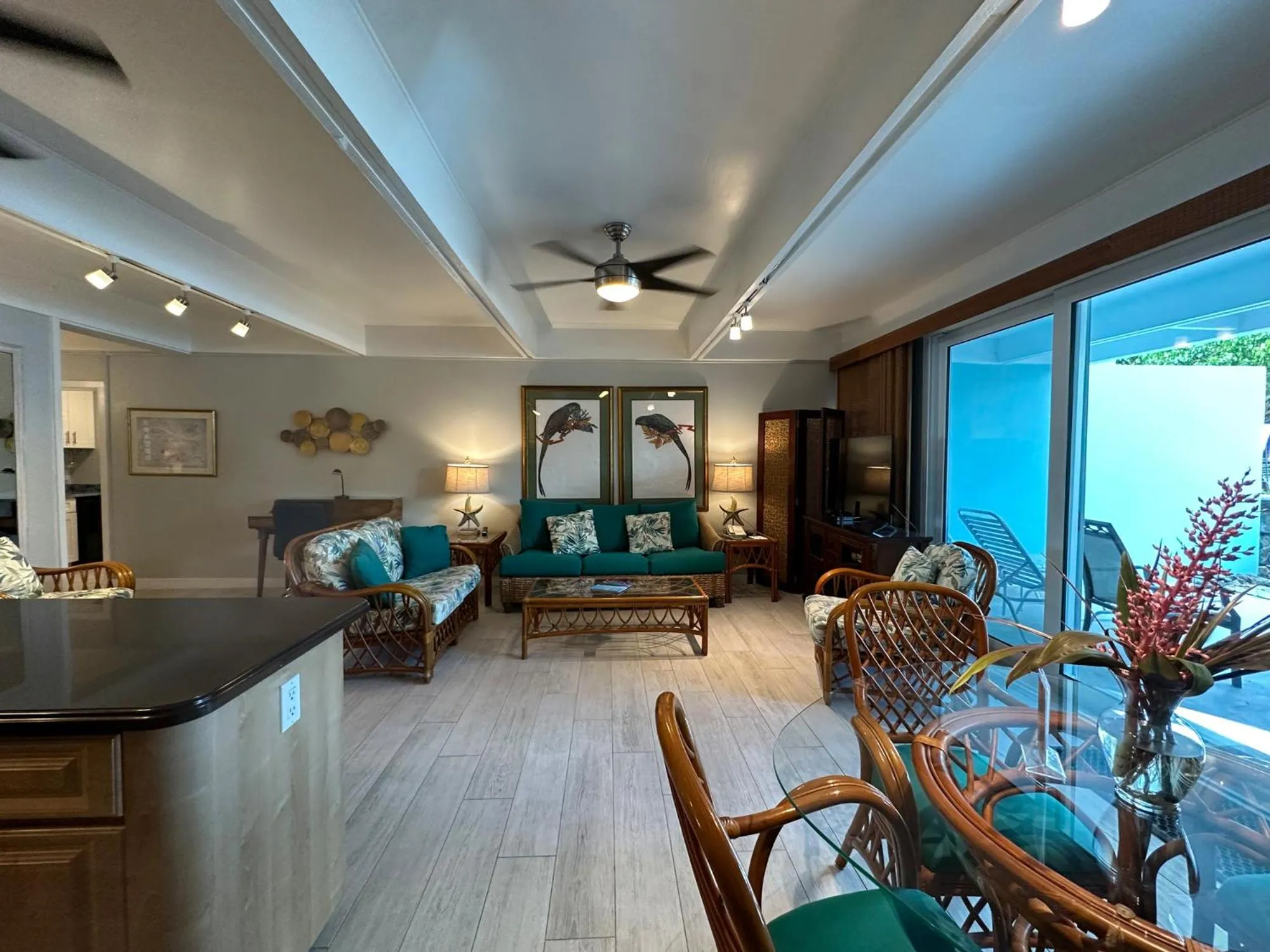 Living room in Secret Harbour Beach Resort