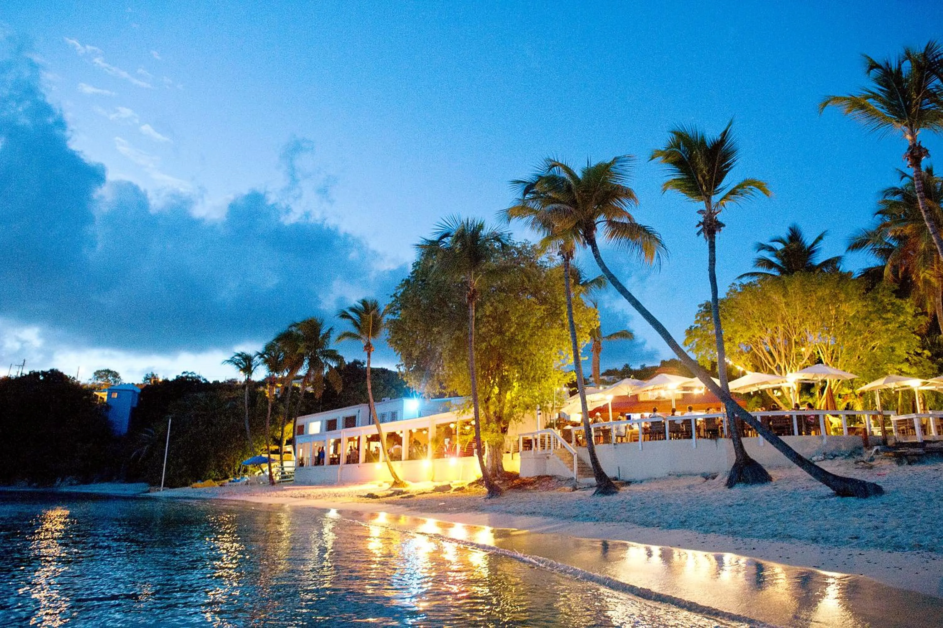 Restaurant/places to eat in Secret Harbour Beach Resort