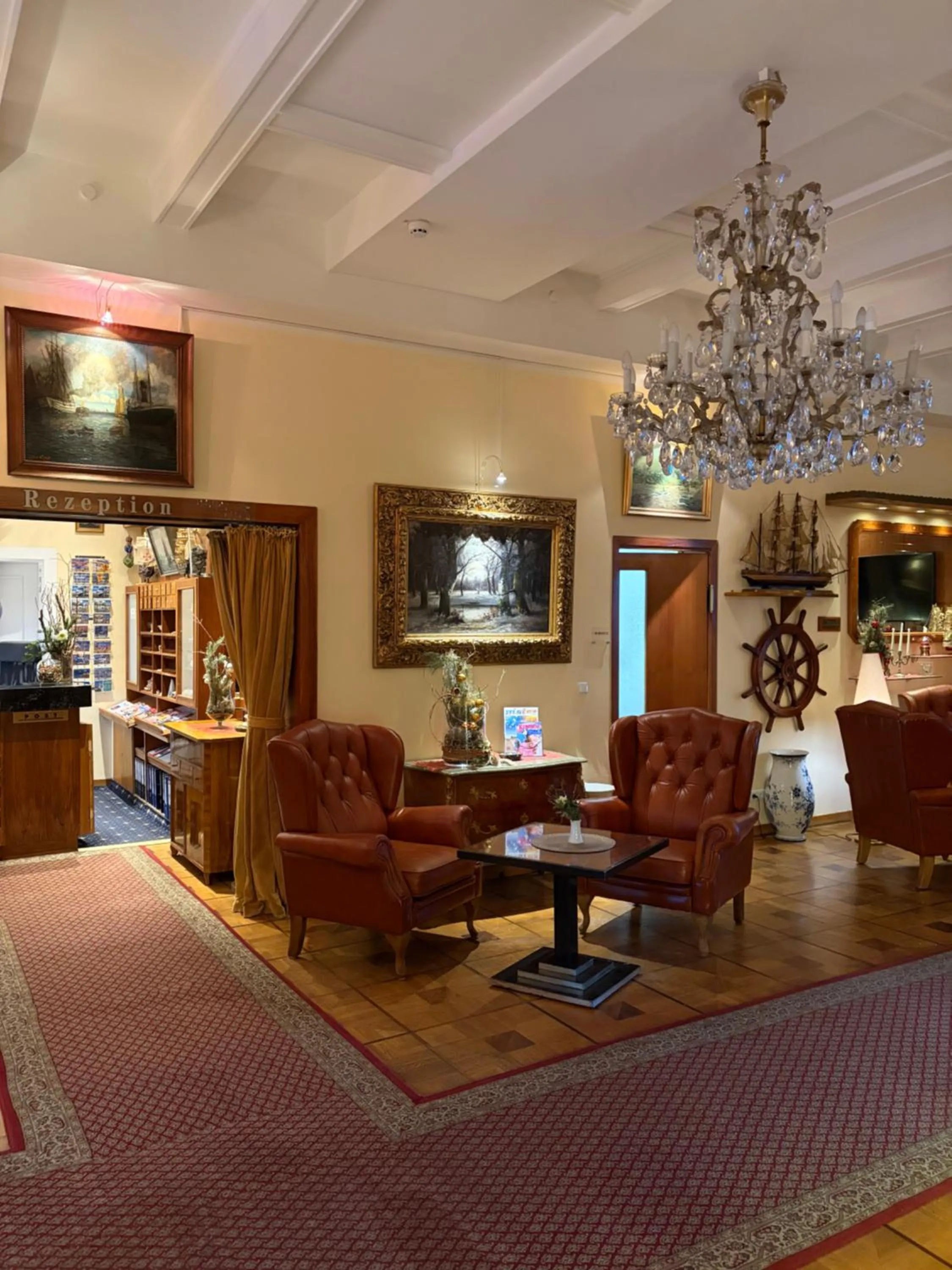 Communal lounge/ TV room in Hotel Stolteraa