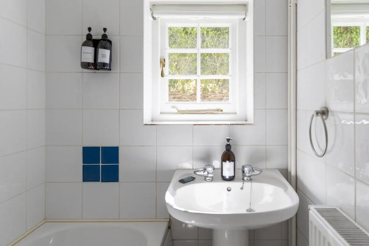 Danny Lodge - Country Cottage Near Brighton by Huluki Sussex Stays