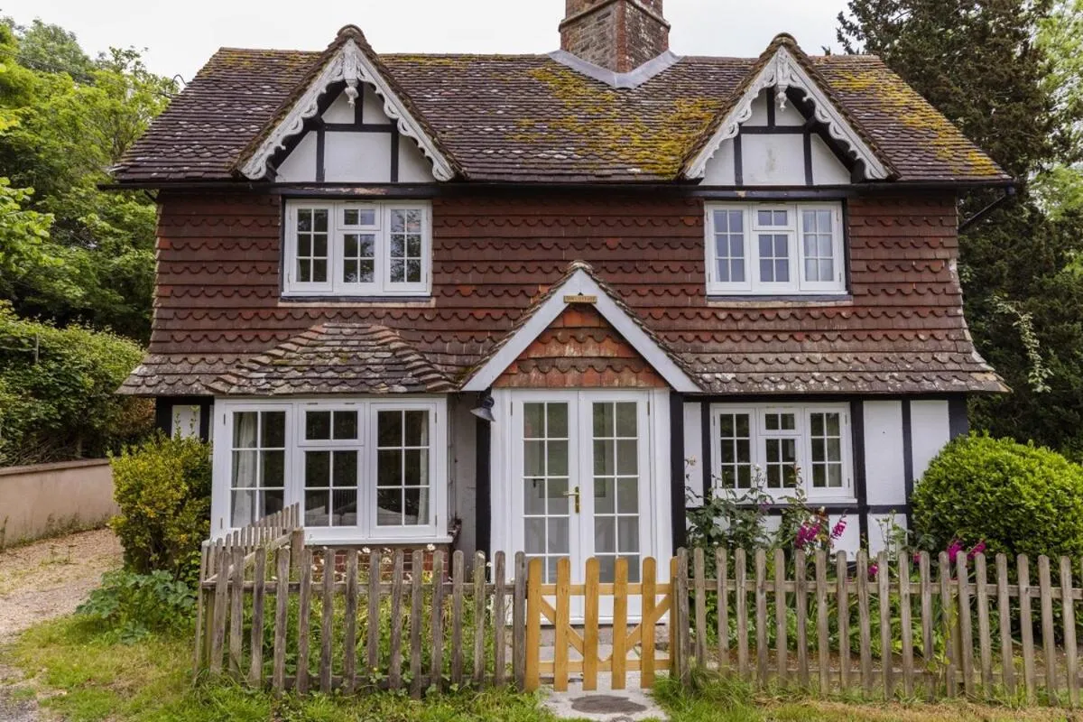 Danny Lodge - Country Cottage Near Brighton by Huluki Sussex Stays