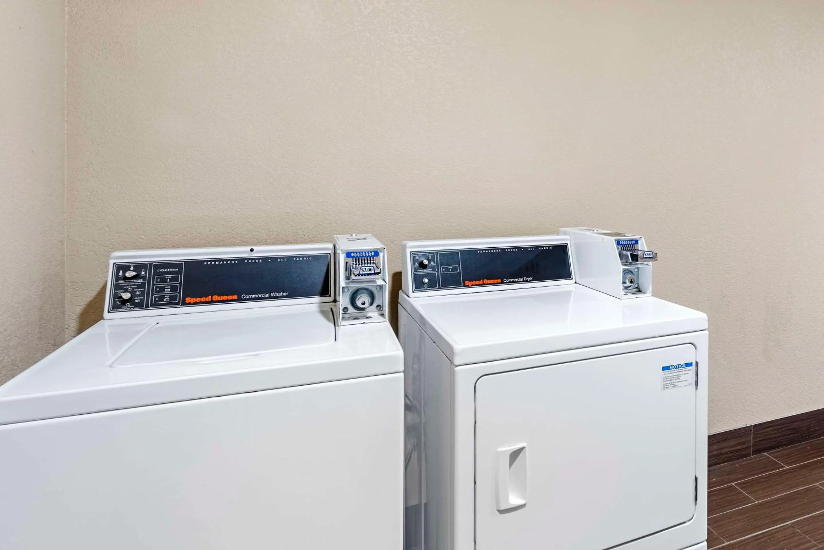 laundry in Comfort Suites Merrillville near US 30