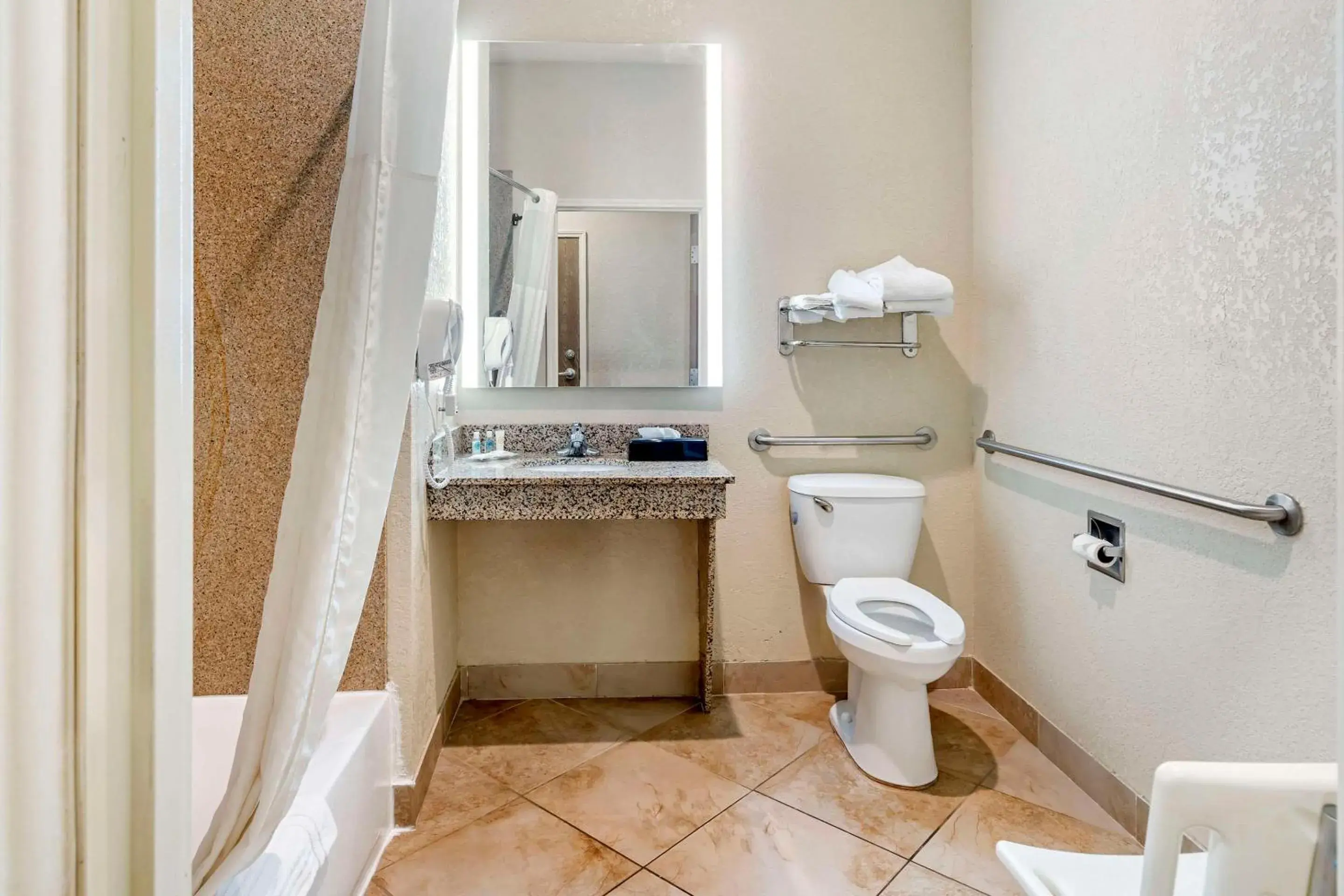 Queen Room with Two Queen Beds and Tub - Accessible/Non-Smoking in Comfort Suites Merrillville near US 30 Queen Room with Two Queen Beds and Tub - Accessible/Non-Smoking in Comfort Suites Merrillville near US 30