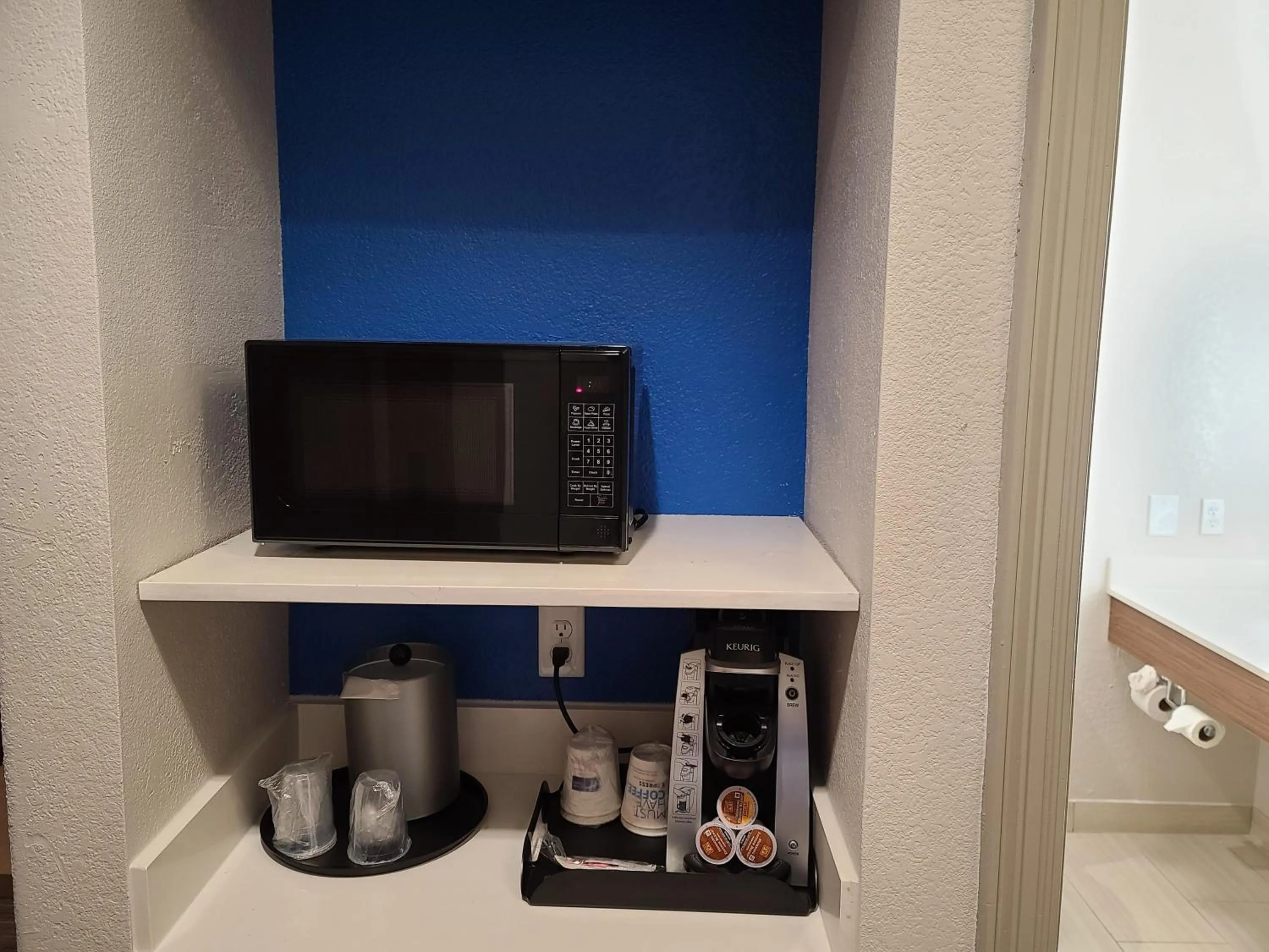 Photo of the whole room in Holiday Inn Express & Suites Galveston West-Seawall