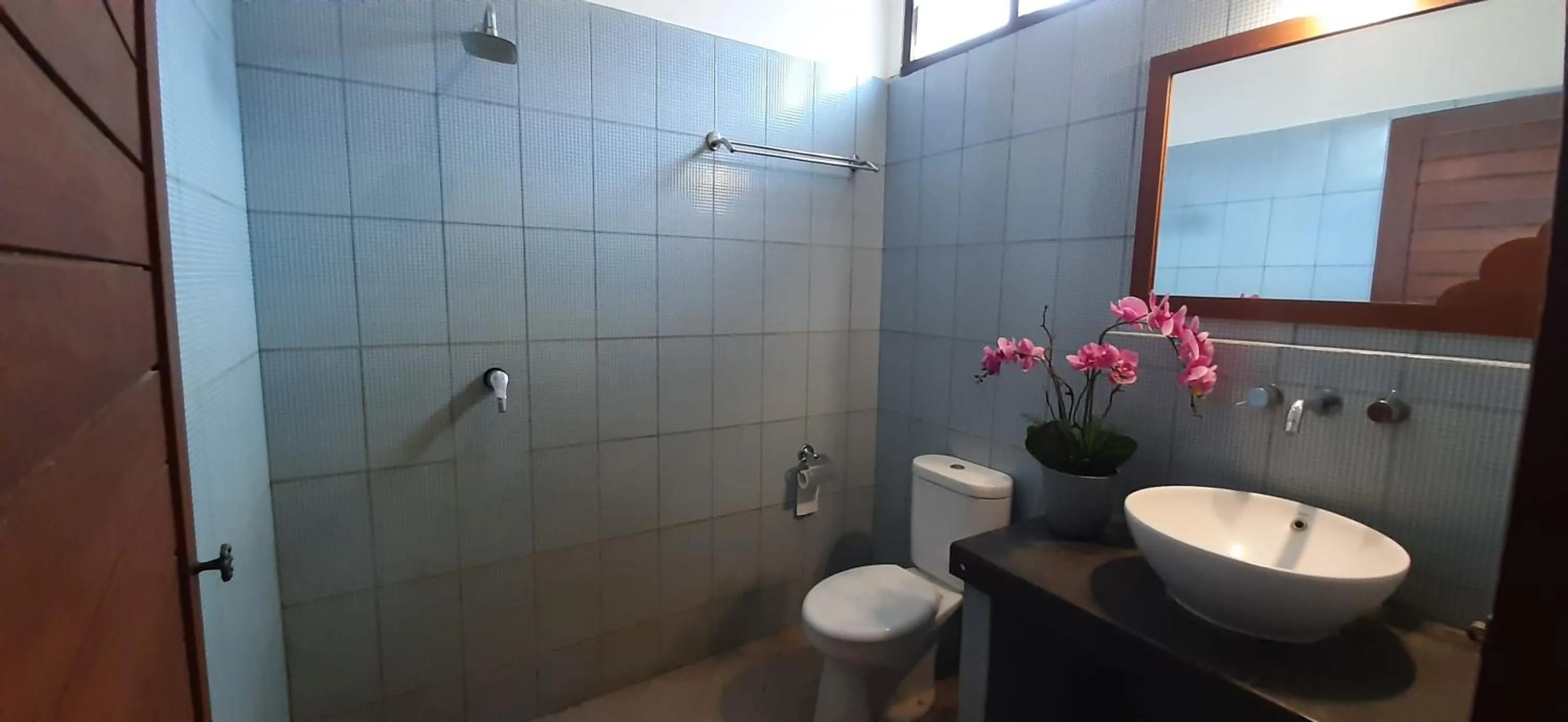 Shower in The point surfcamp Bali